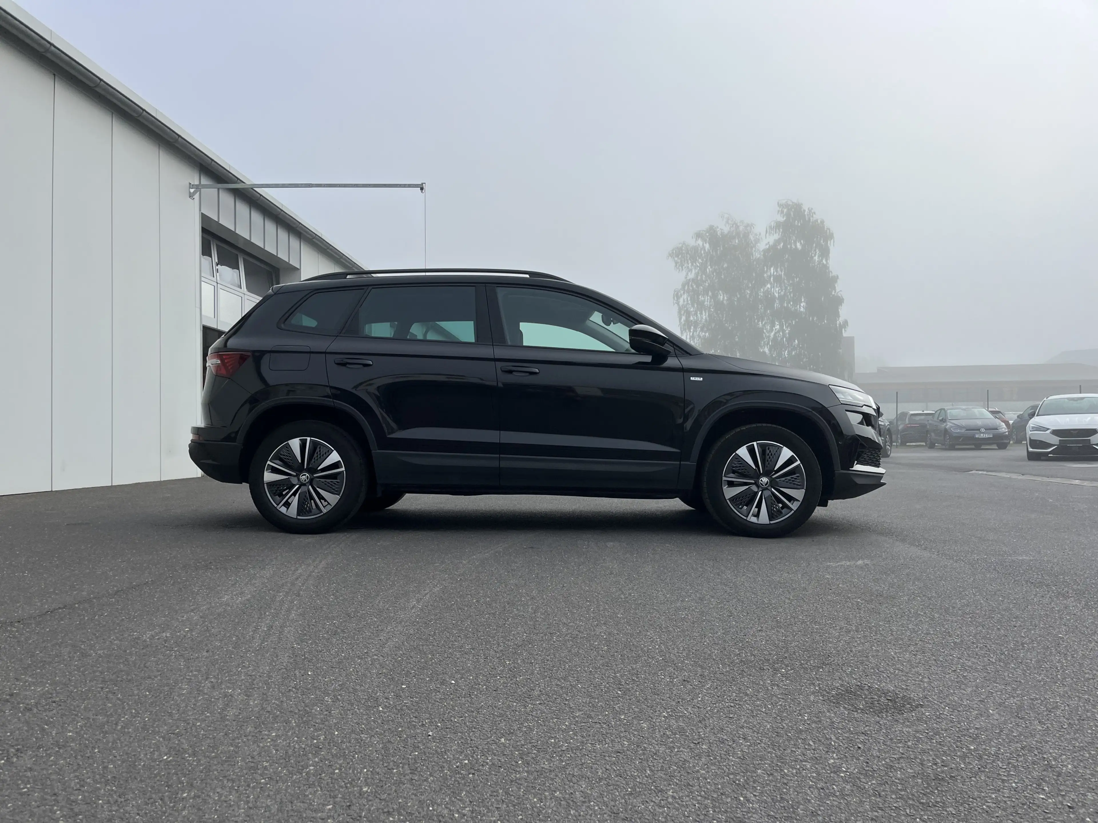 Skoda Karoq 1.5 TSI DSG Tour 156€ m.20% Anz. STHZ Navi KEYLE — photo 5