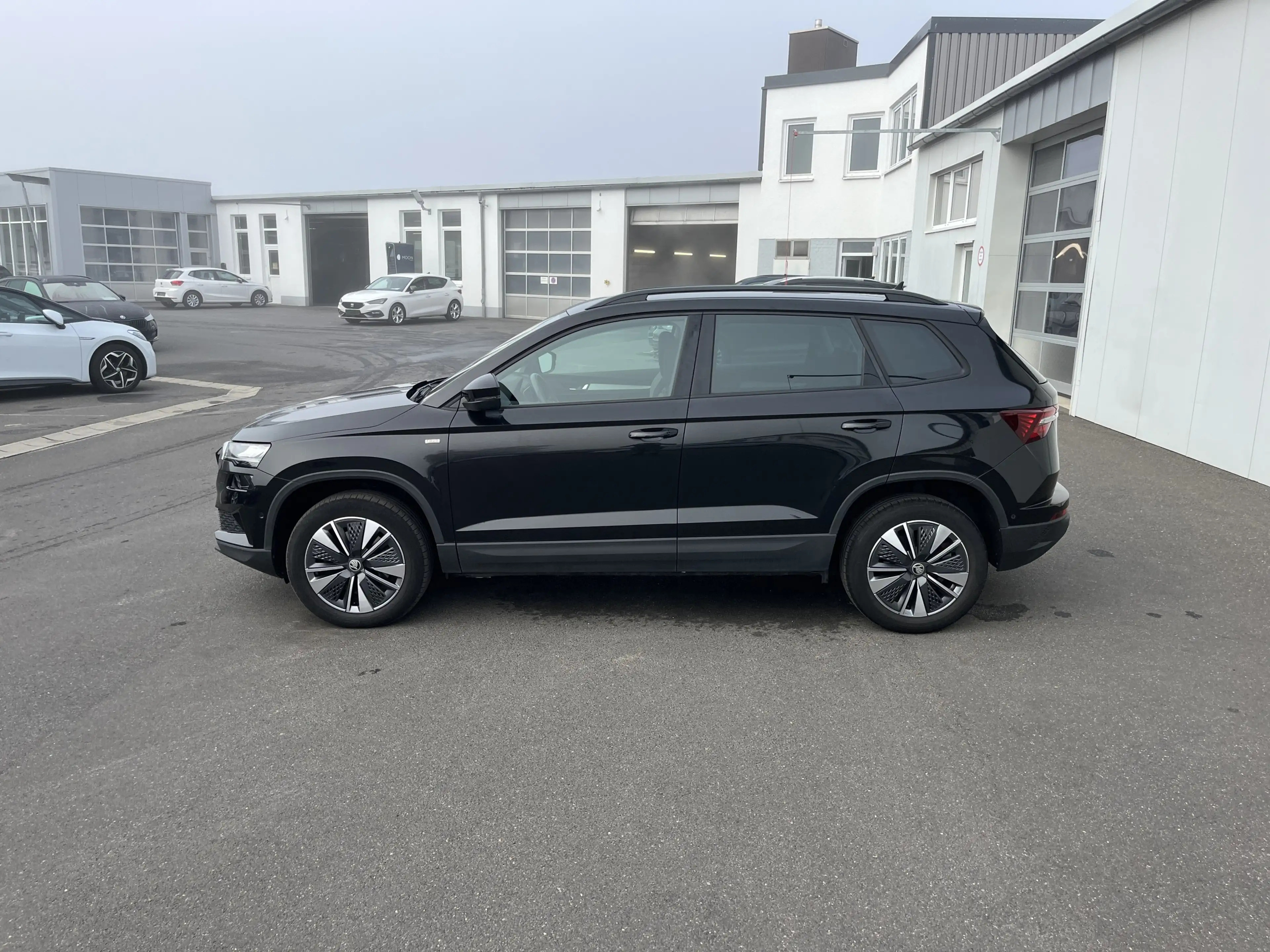 Skoda Karoq 1.5 TSI DSG Tour 156€ m.20% Anz. STHZ Navi KEYLE — photo 3