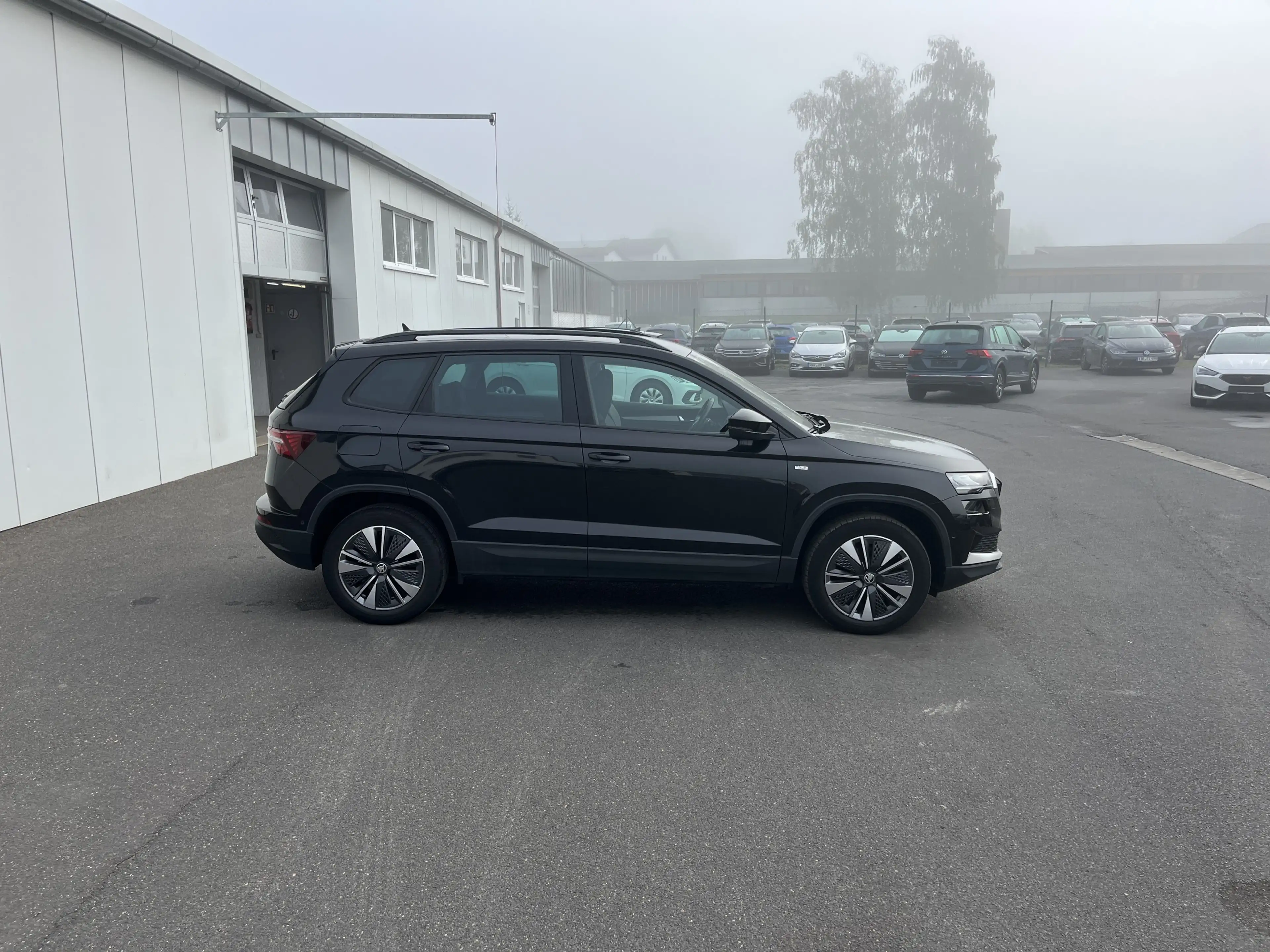 Skoda Karoq 1.5 TSI DSG Tour 156€ m.20% Anz. STHZ Navi KEYLE — photo 6