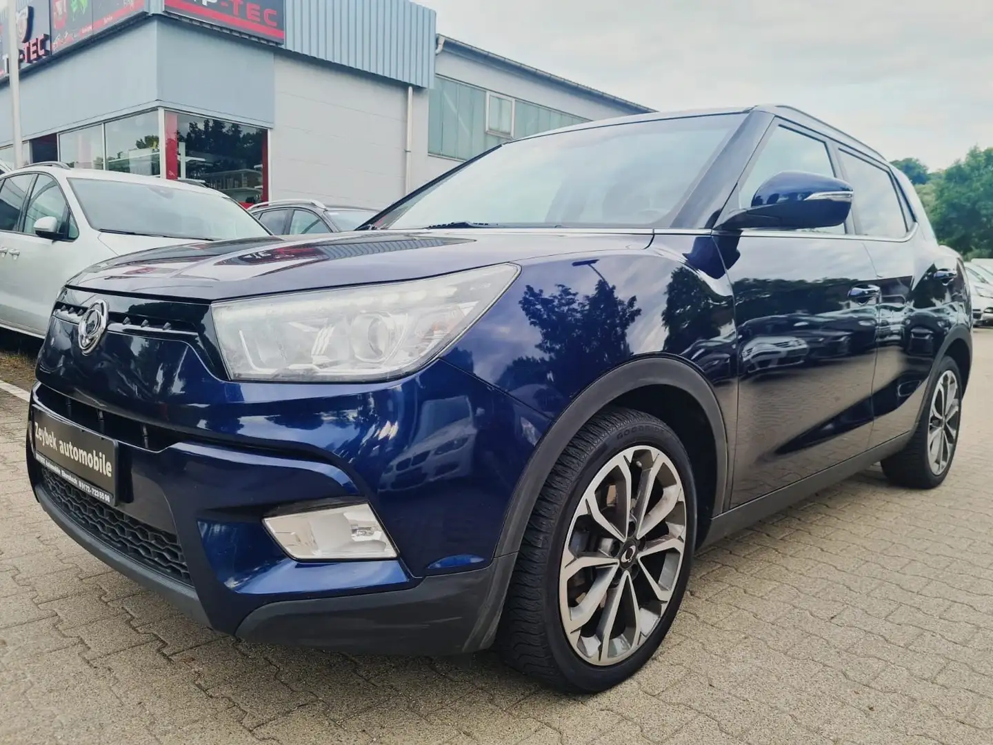 SsangYong Tivoli 1.6 e-XDi 160 CRYSTAL 2WD Blau - 1