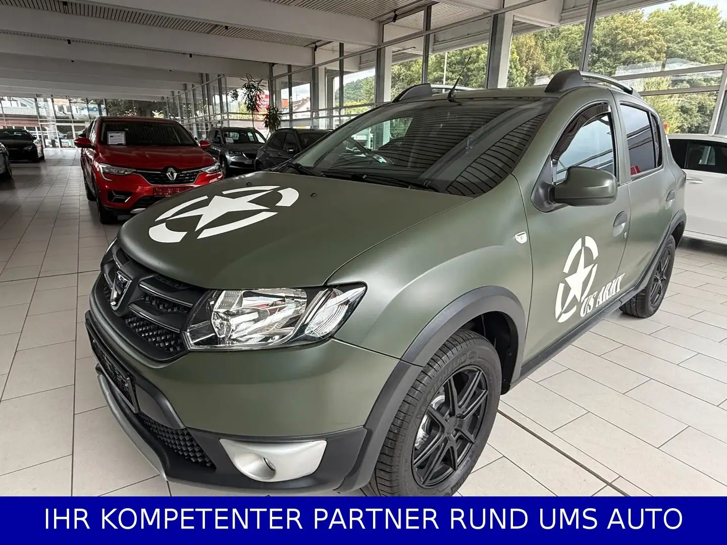 Dacia Sandero II Stepway Prestige/ US-ARMY FOLIERUNG/ Grün - 1