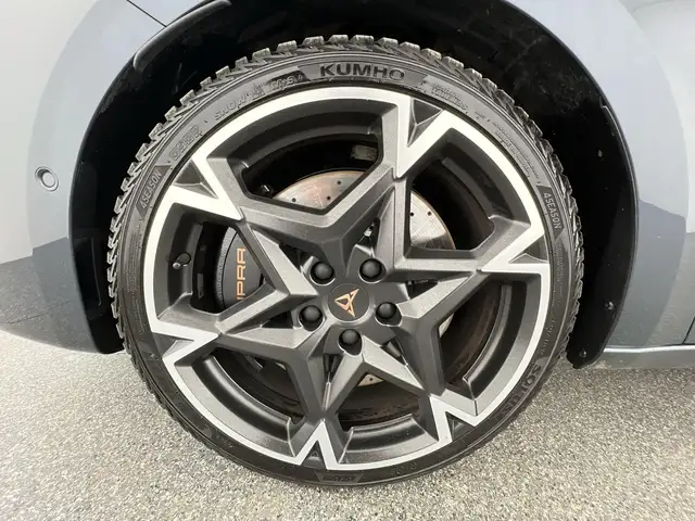 Cupra Leon view 6