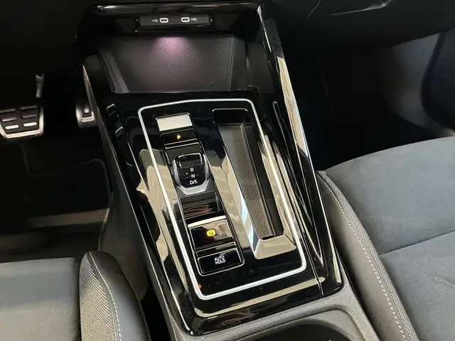 Volkswagen Golf view 9