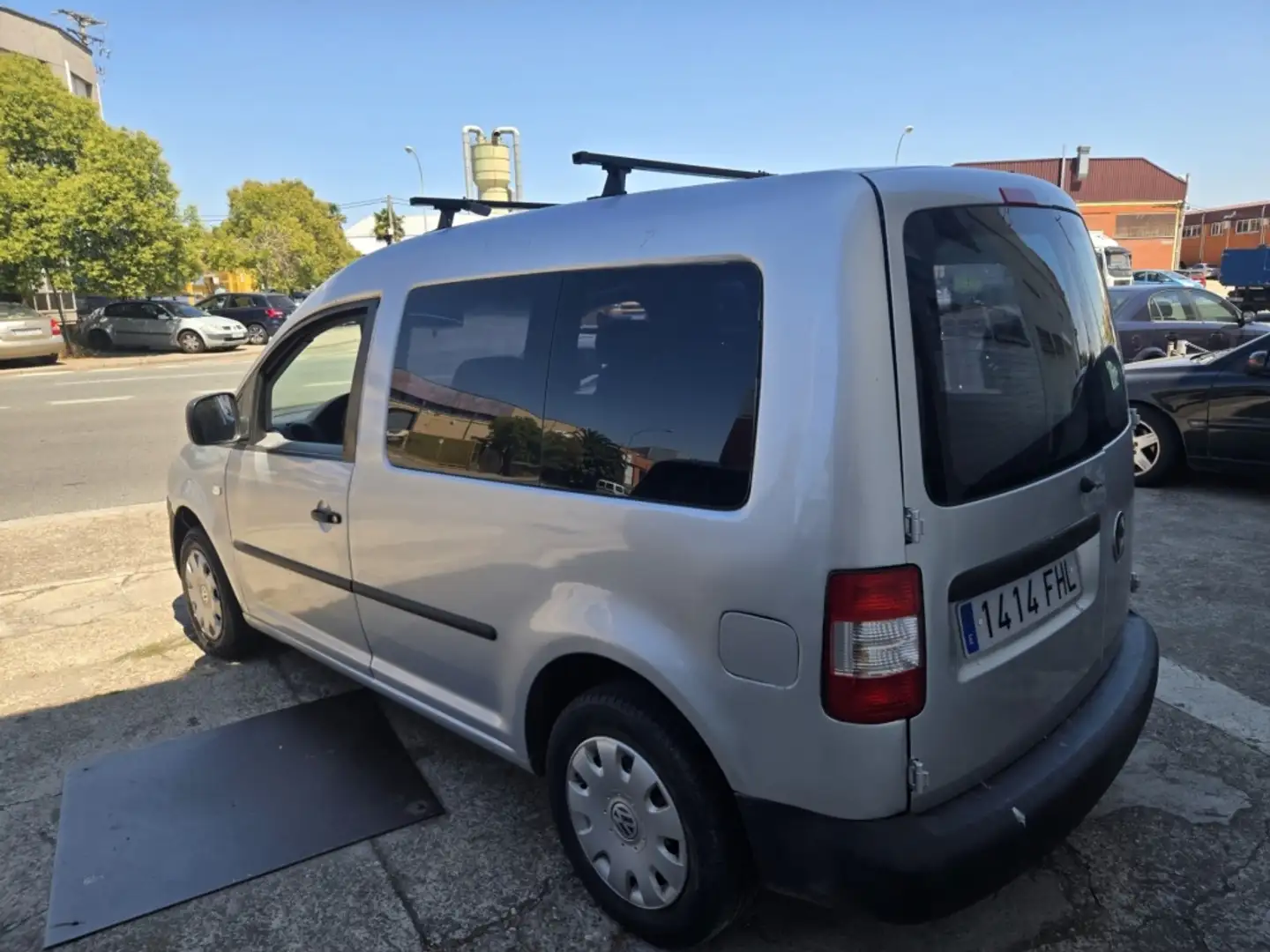 Volkswagen Caddy 1.9TDI Kombi 75 Gris - 2