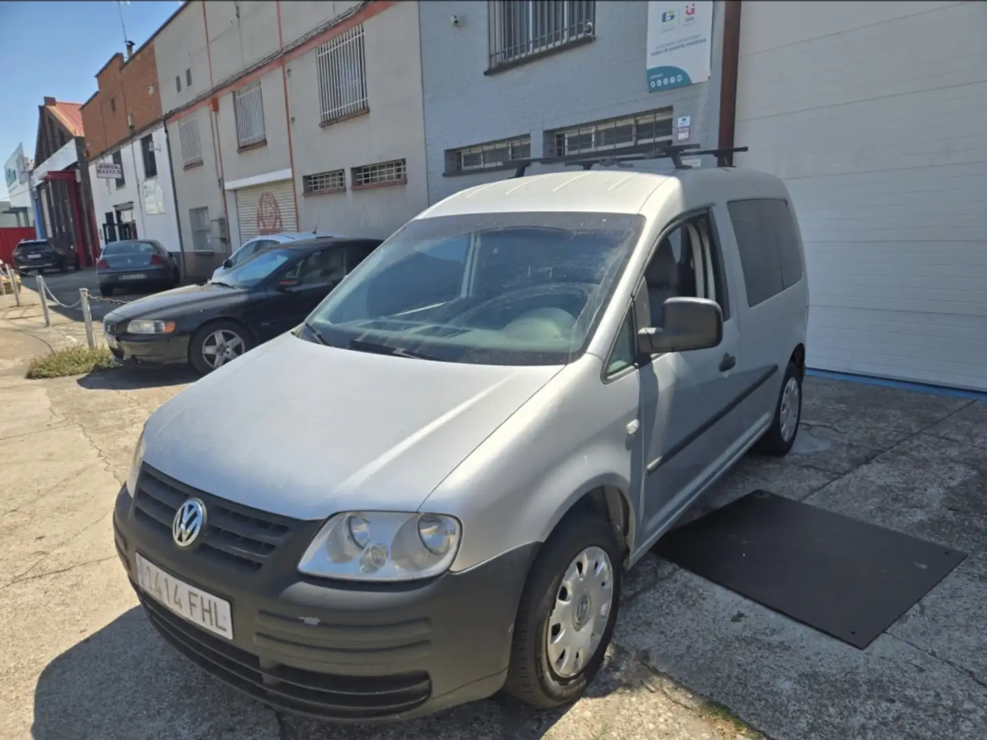 Volkswagen Caddy 1.9TDI Kombi 75 Gris - 1