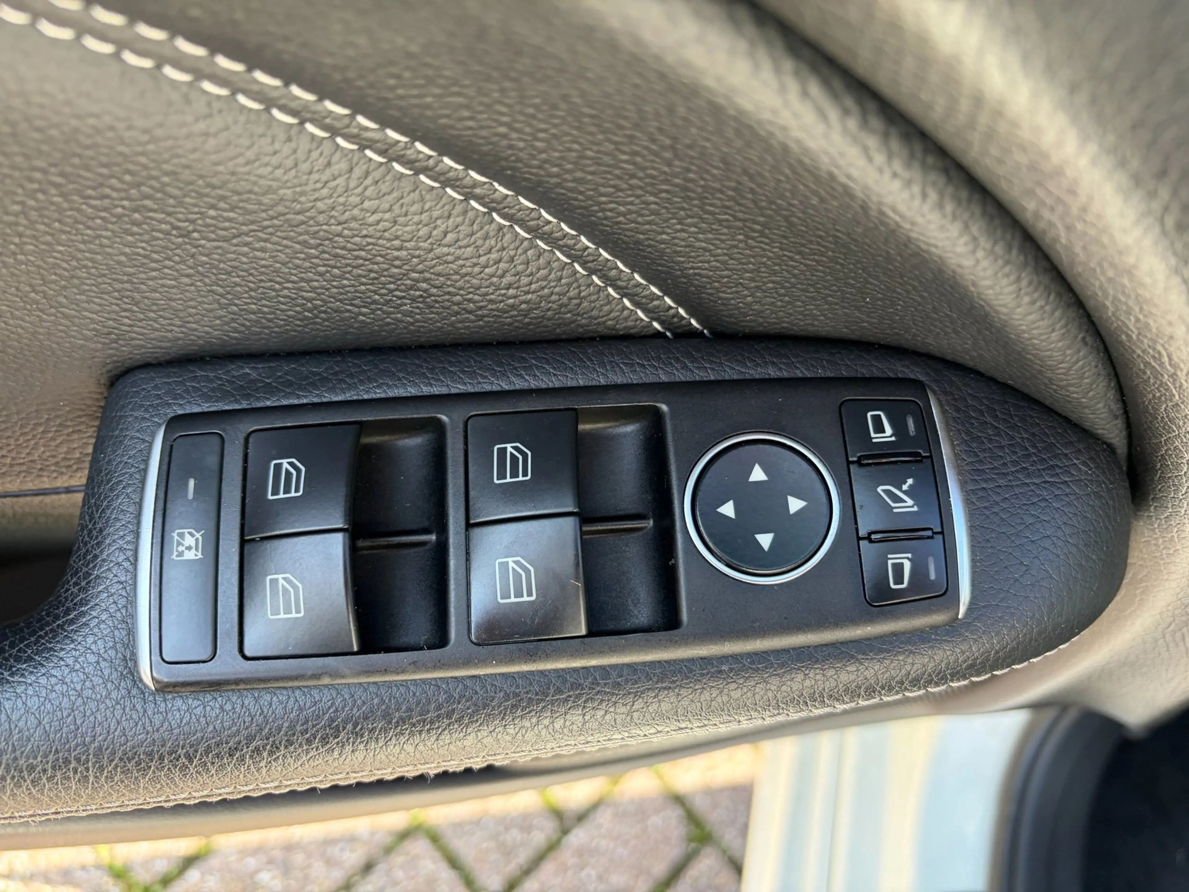 Mercedes-Benz B 180 Ambition AMG Panorama Leer El.Stoelen Navi App-Con — photo 15