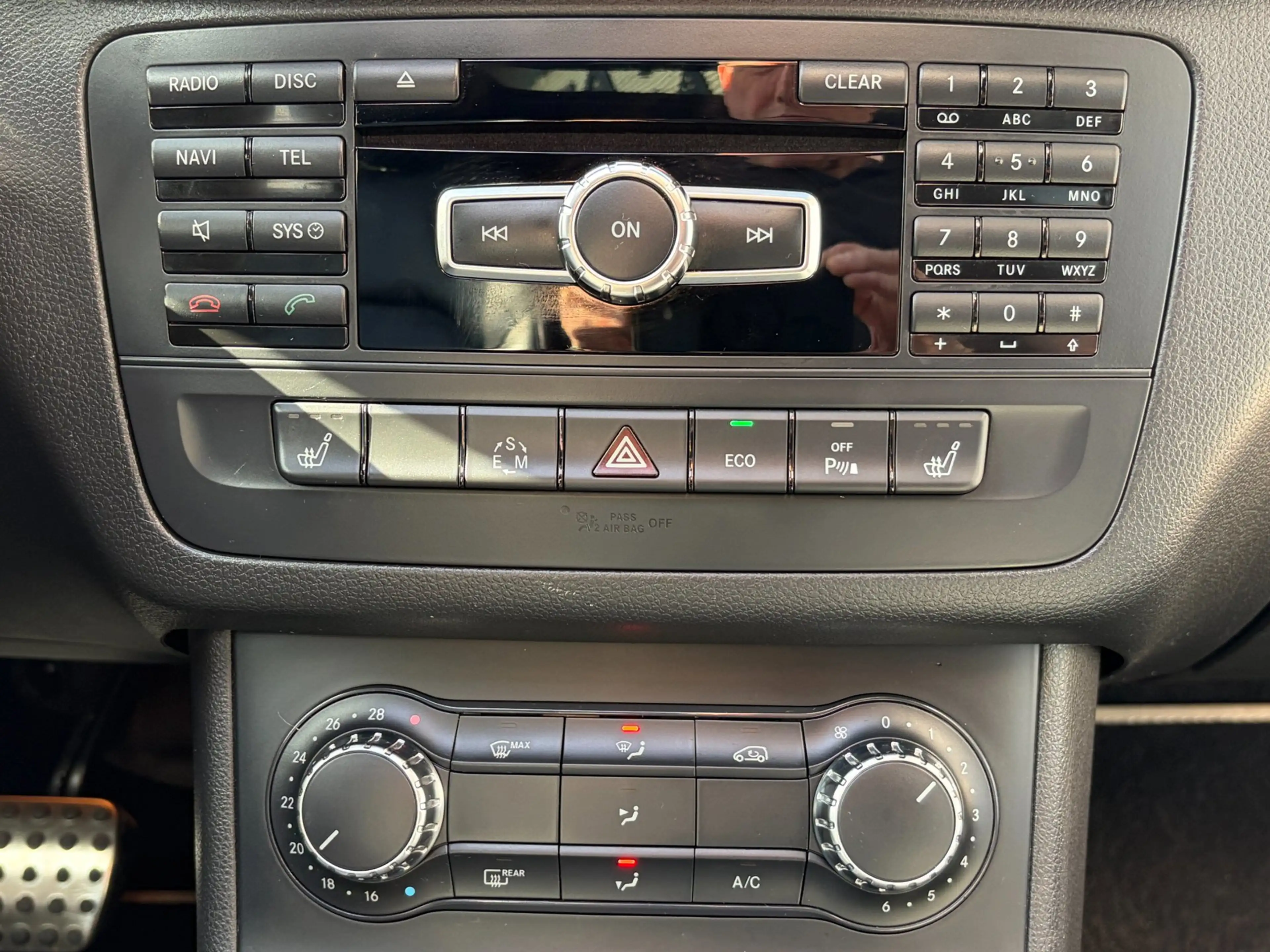Mercedes-Benz B 180 Ambition AMG Panorama Leer El.Stoelen Navi App-Con — photo 12