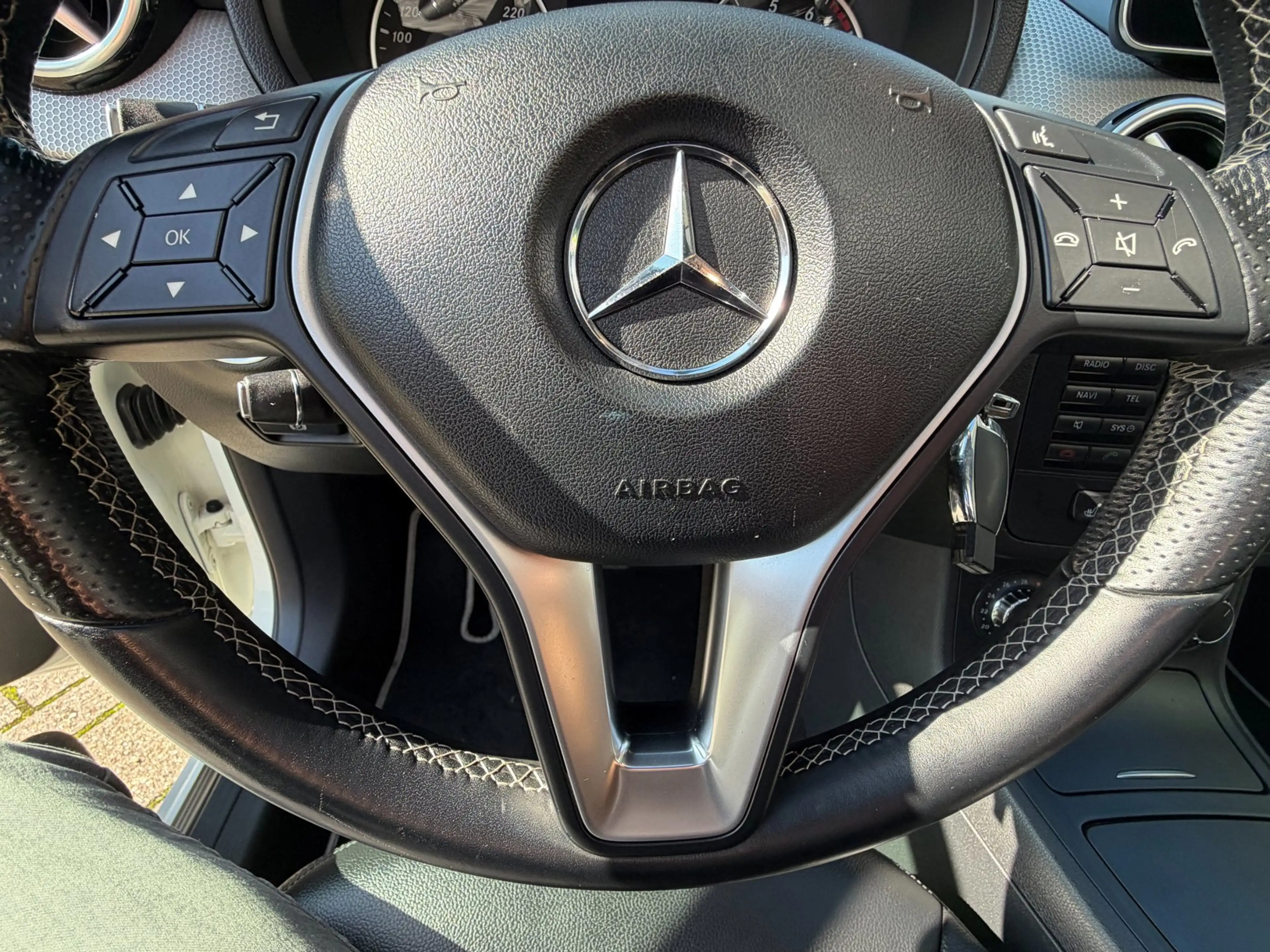 Mercedes-Benz B 180 Ambition AMG Panorama Leer El.Stoelen Navi App-Con — photo 21