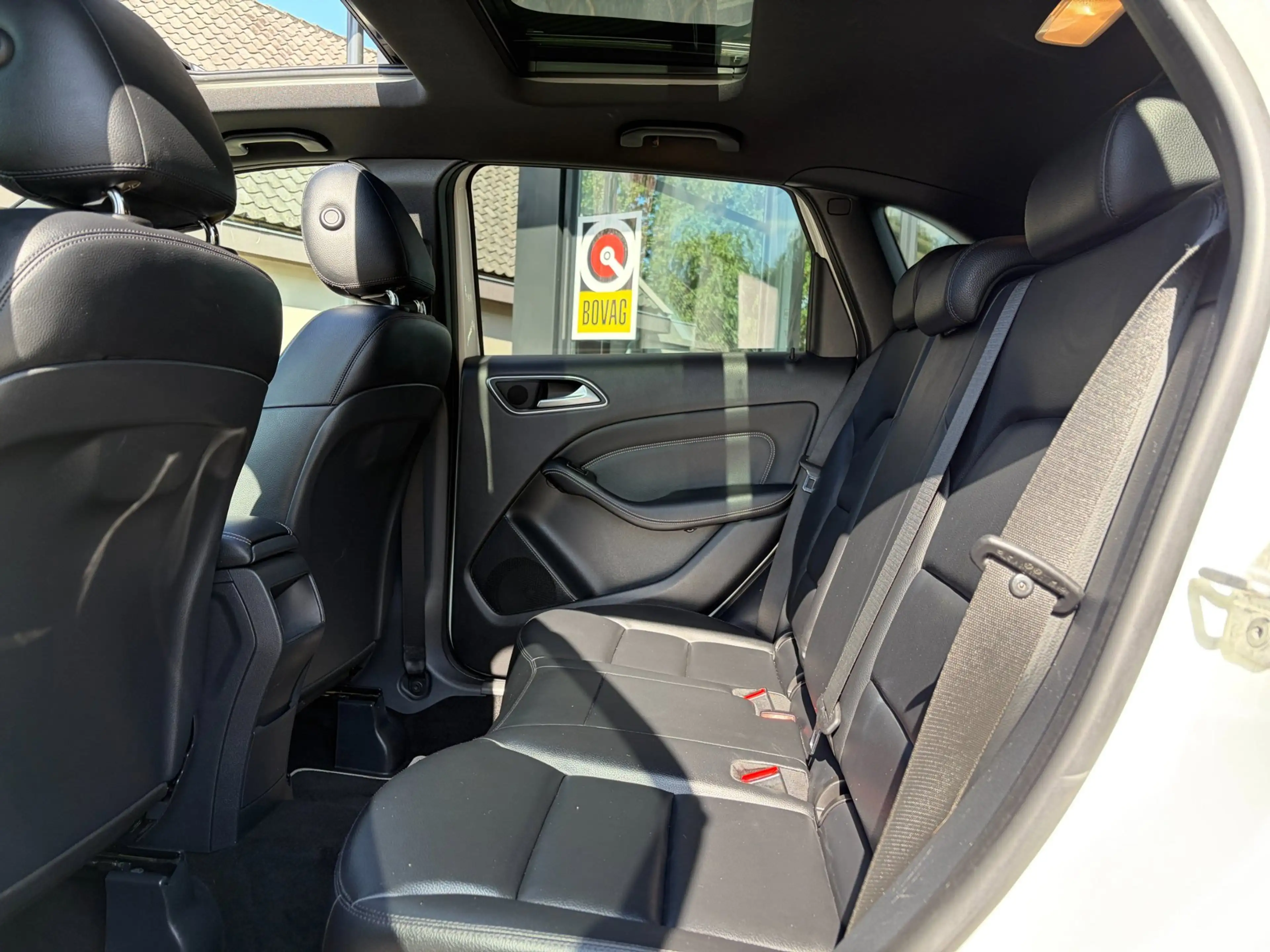 Mercedes-Benz B 180 Ambition AMG Panorama Leer El.Stoelen Navi App-Con — photo 22