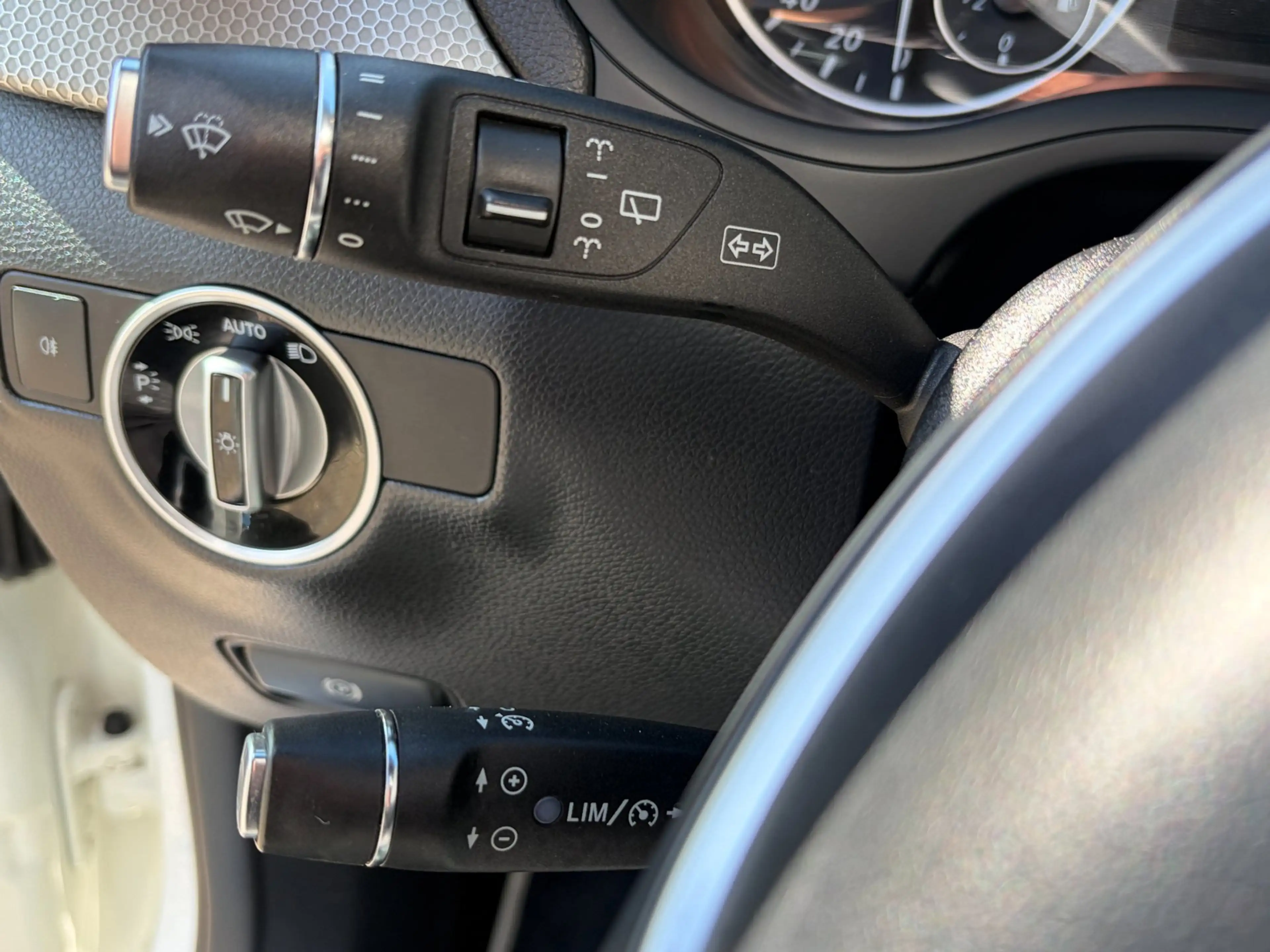 Mercedes-Benz B 180 Ambition AMG Panorama Leer El.Stoelen Navi App-Con — photo 18