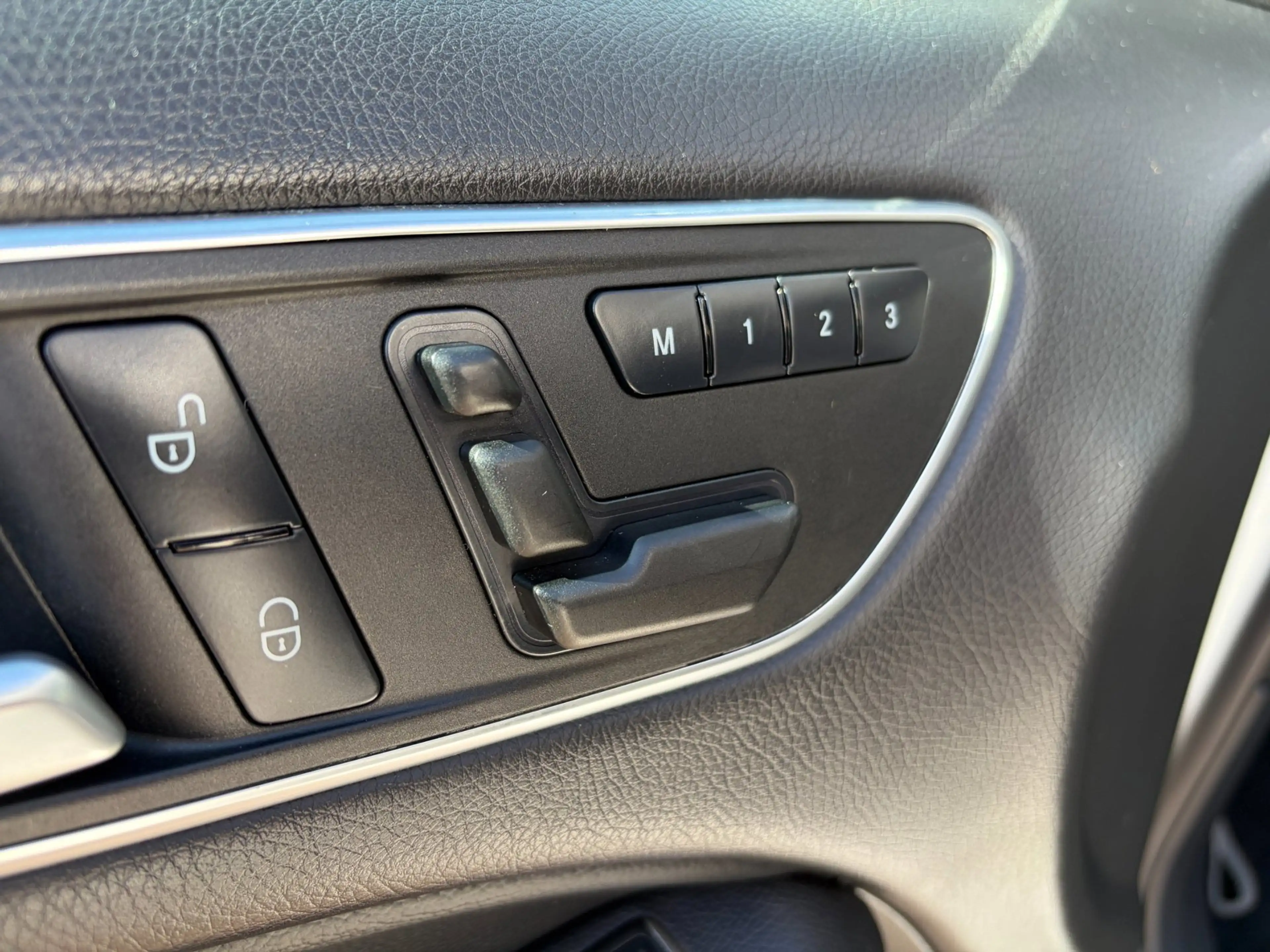 Mercedes-Benz B 180 Ambition AMG Panorama Leer El.Stoelen Navi App-Con — photo 16