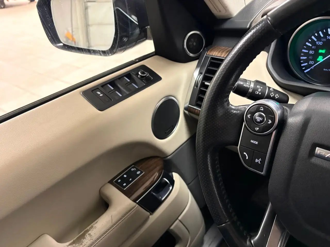 Land Rover Range Rover Sport снимка Land Rover Range Rover Sport
