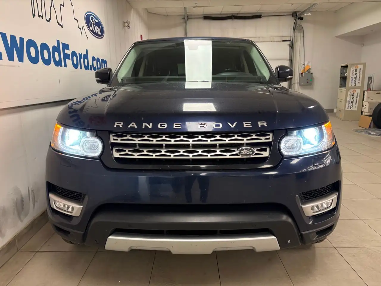 Land Rover Range Rover Sport снимка Land Rover Range Rover Sport