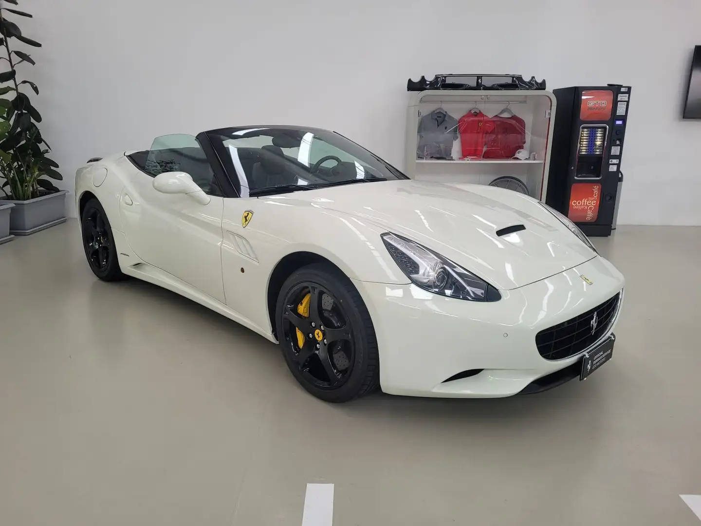 Ferrari California DCT Fehér - 1