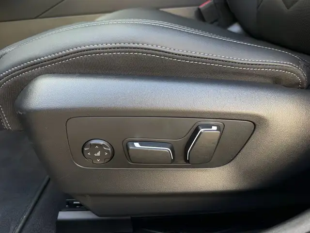 BMW 5 Series view 7