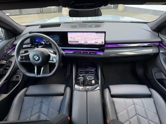 BMW 5 Series view 3