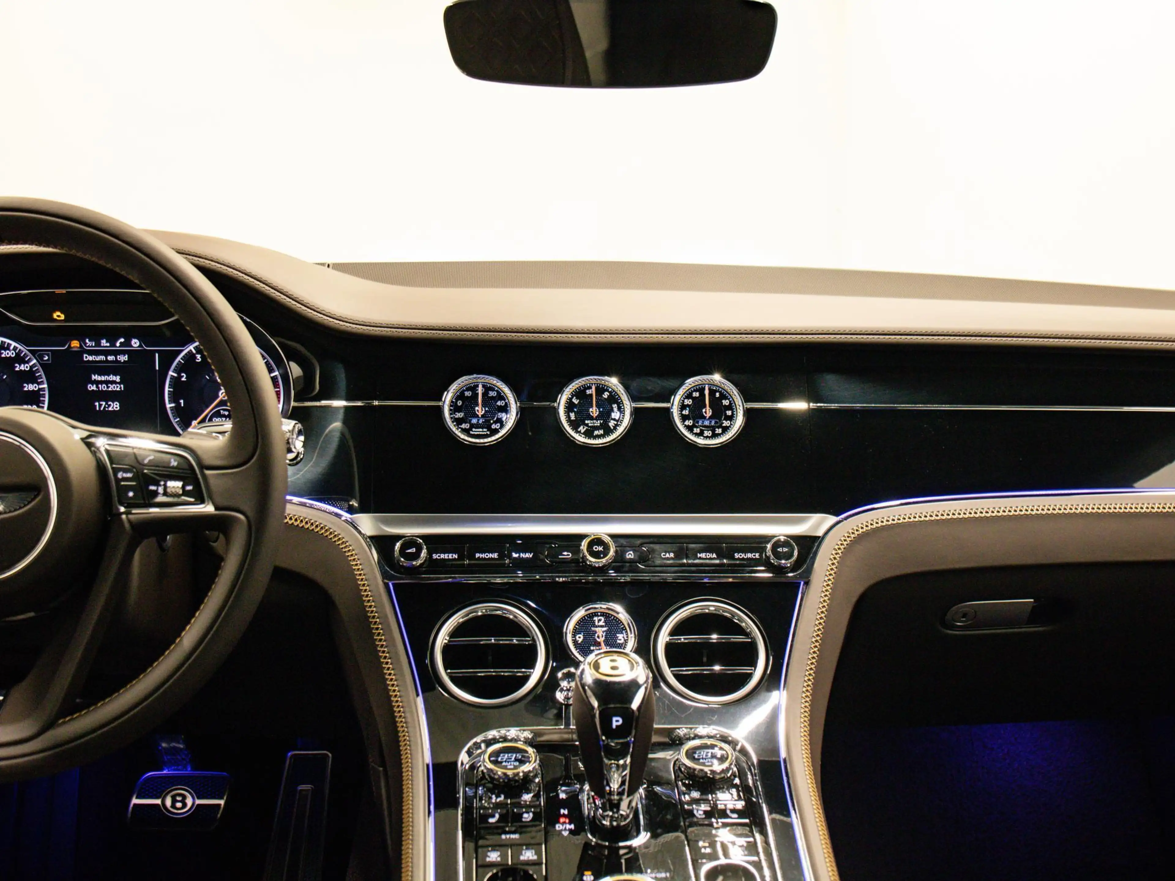 Bentley Continental GT 6.0 W12 First Edition — photo 12