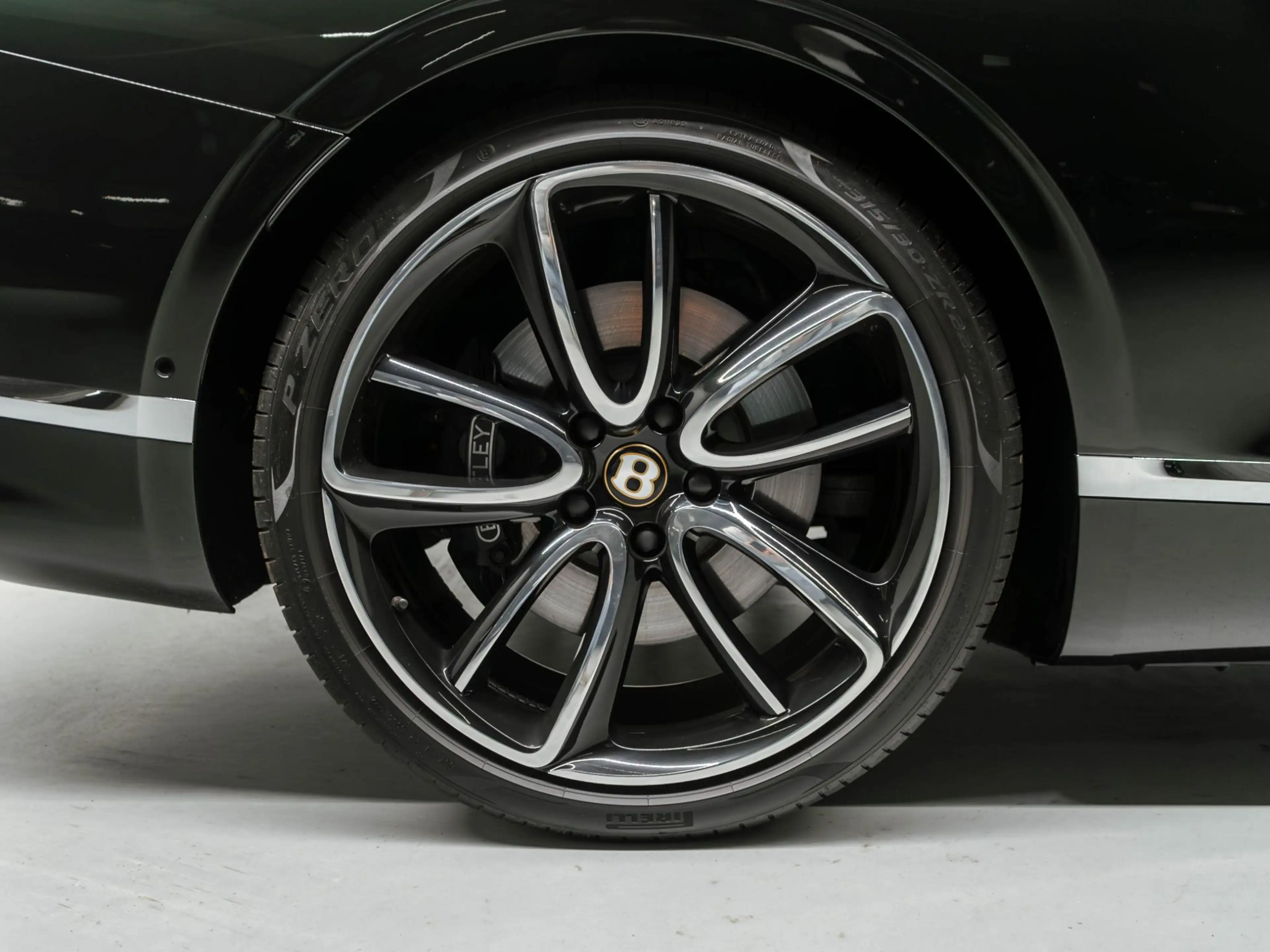 Bentley Continental GT 6.0 W12 First Edition — photo 6