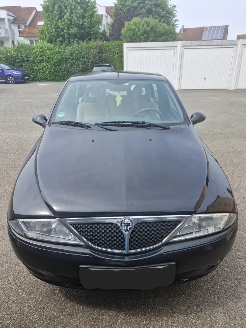 Lancia Ypsilon Cosmopolitan Schwarz - 2