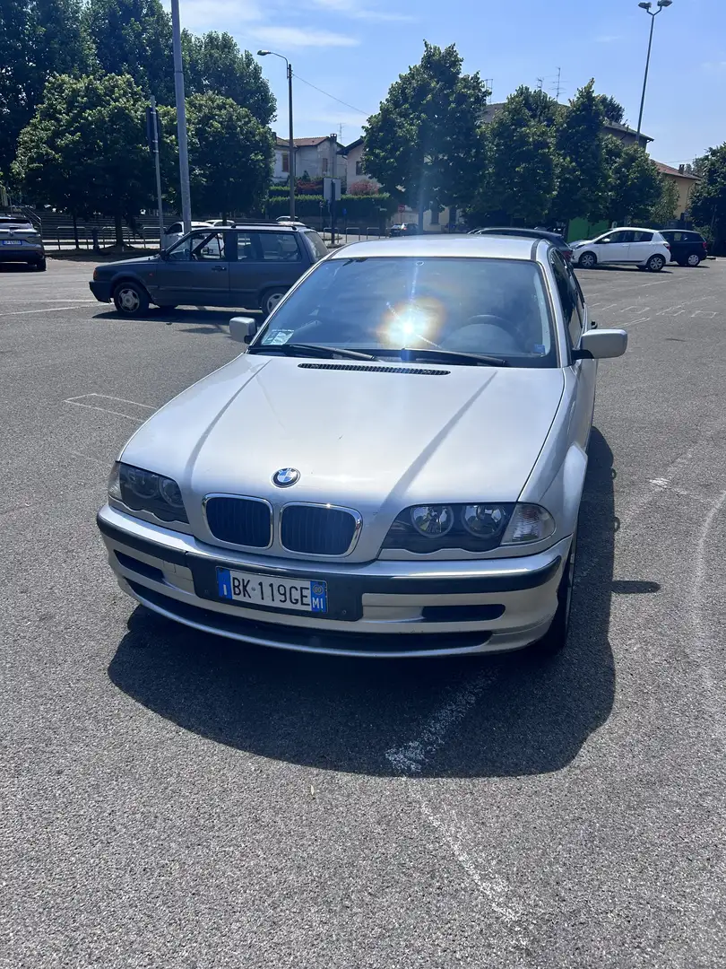 BMW 320 320d - 2