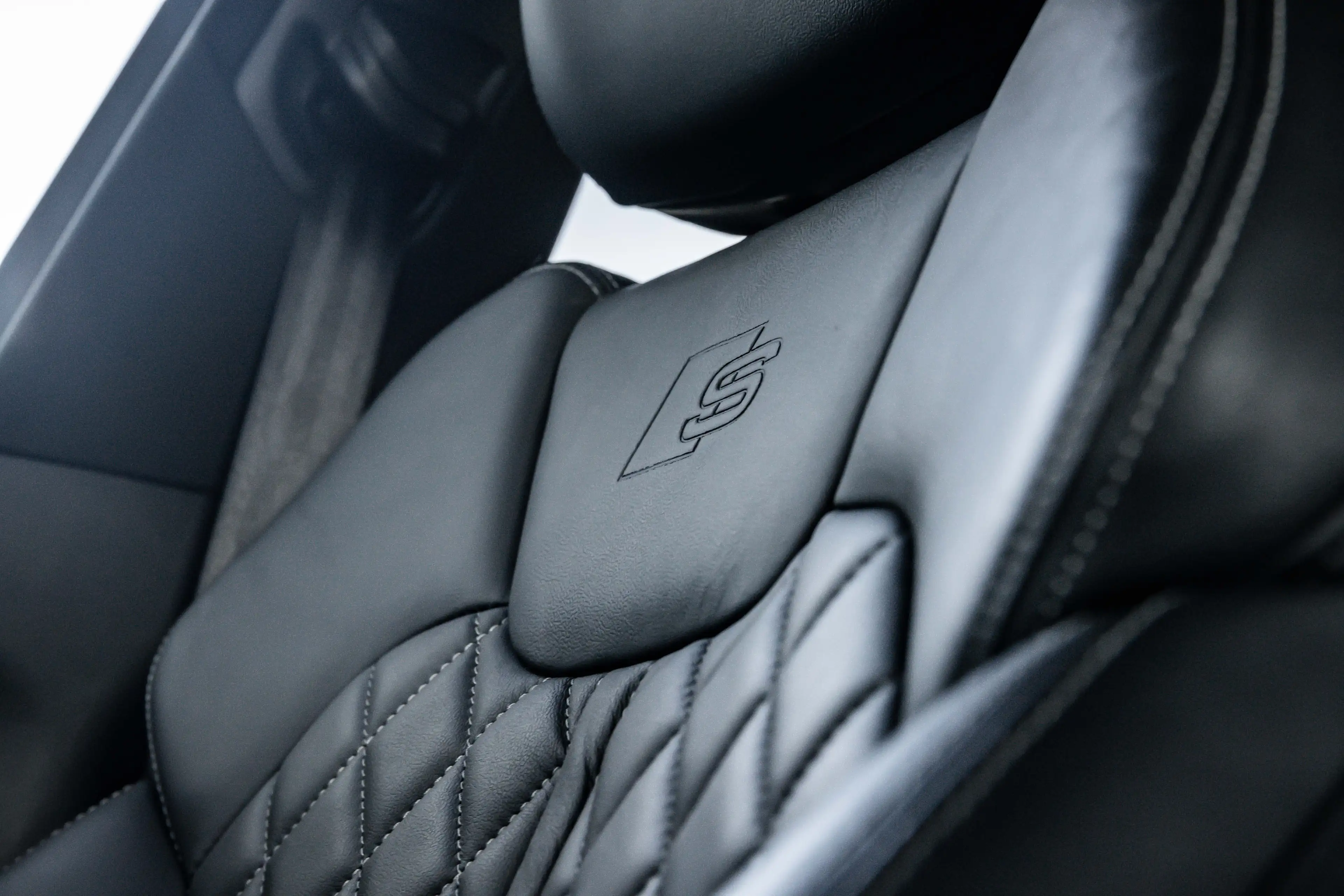 Audi Q5 Sportback 50 TFSI e S edition Competition | Achter — photo 36