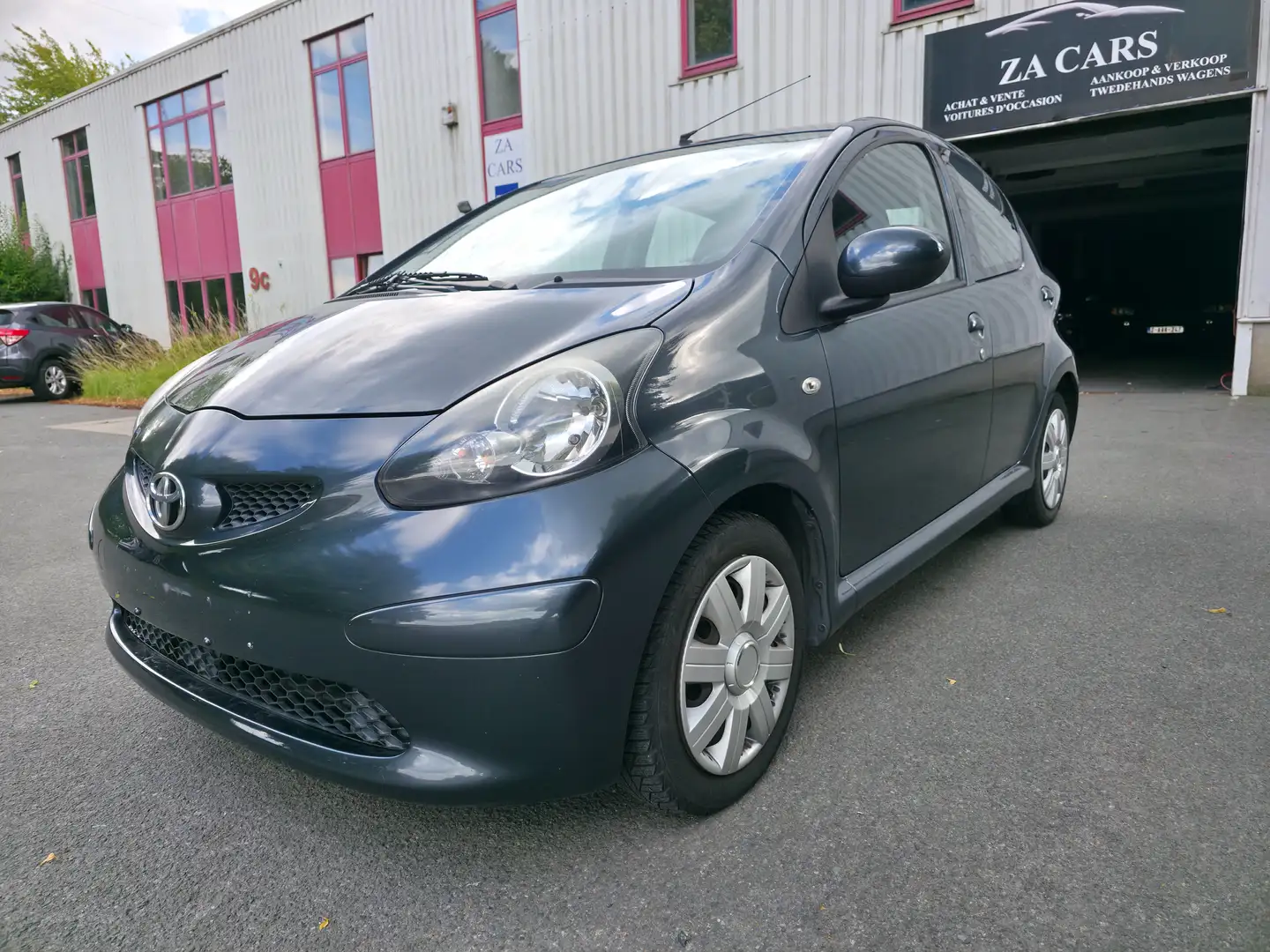 Toyota Aygo Aygo 1.0i VVT-i/CT et CARPASS Grigio - 1