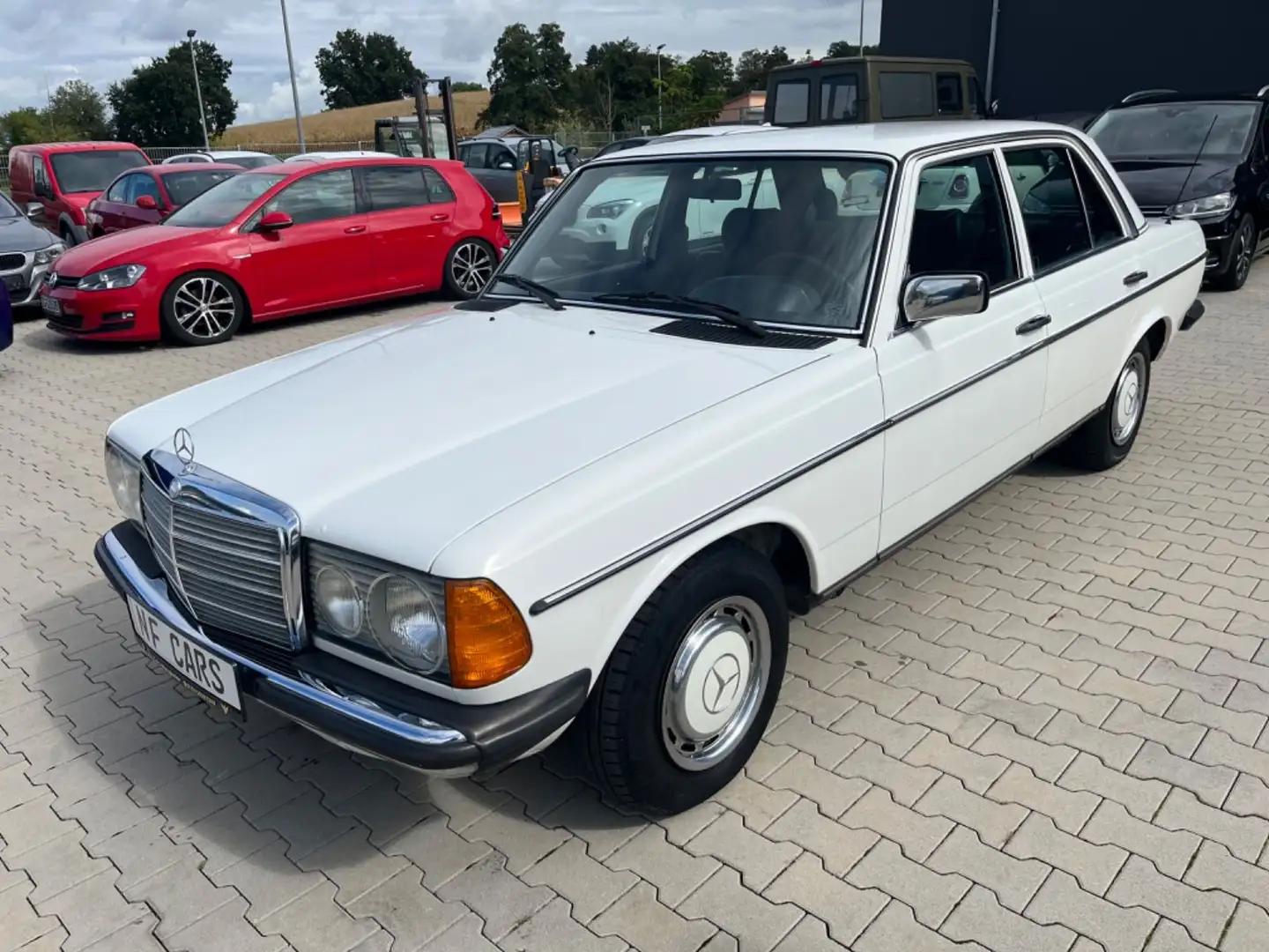 Mercedes-Benz 200 W123 TOP, H-Zulassung,TÜVneu, Zelená - 2