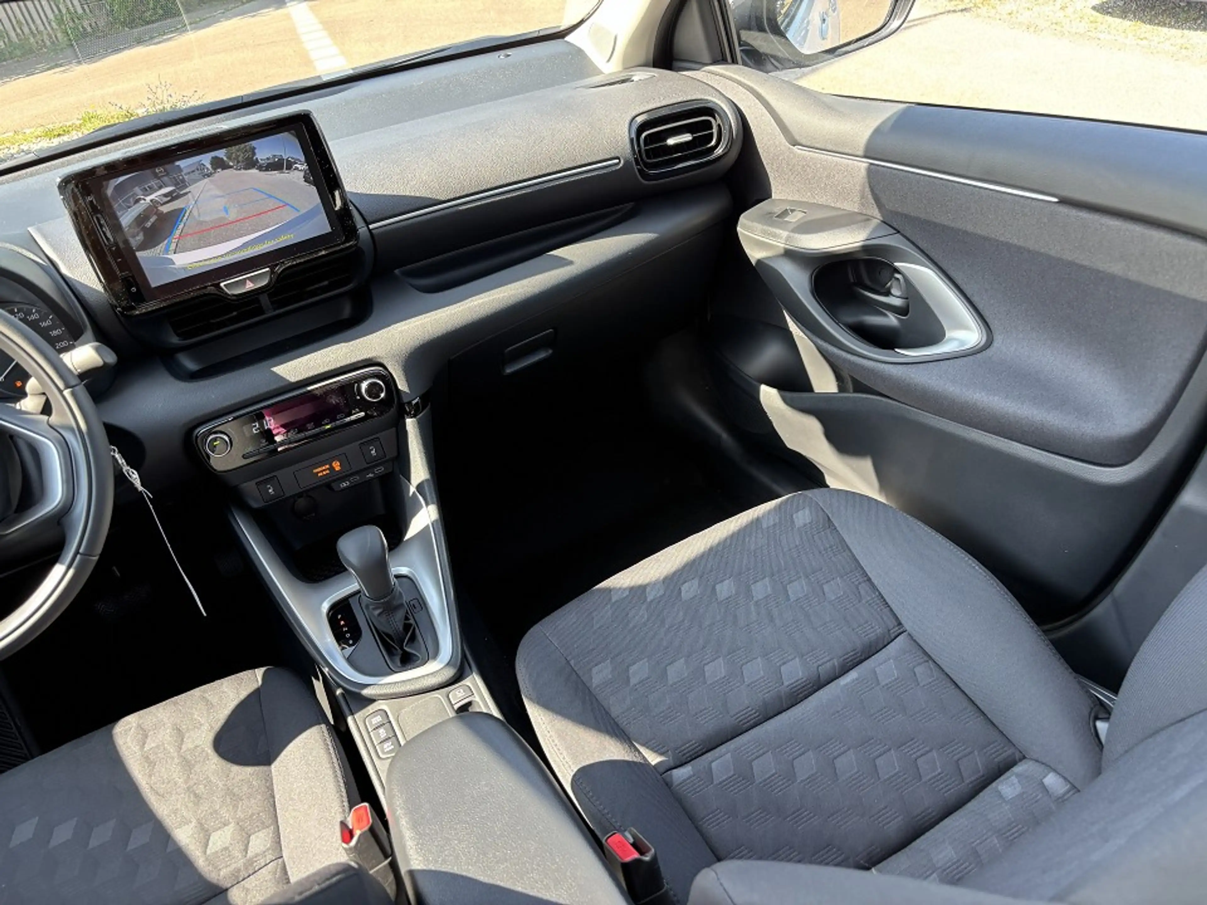 Mazda 2 Hybrid VVT-i 116 CVT CENTRE-LINE — photo 15