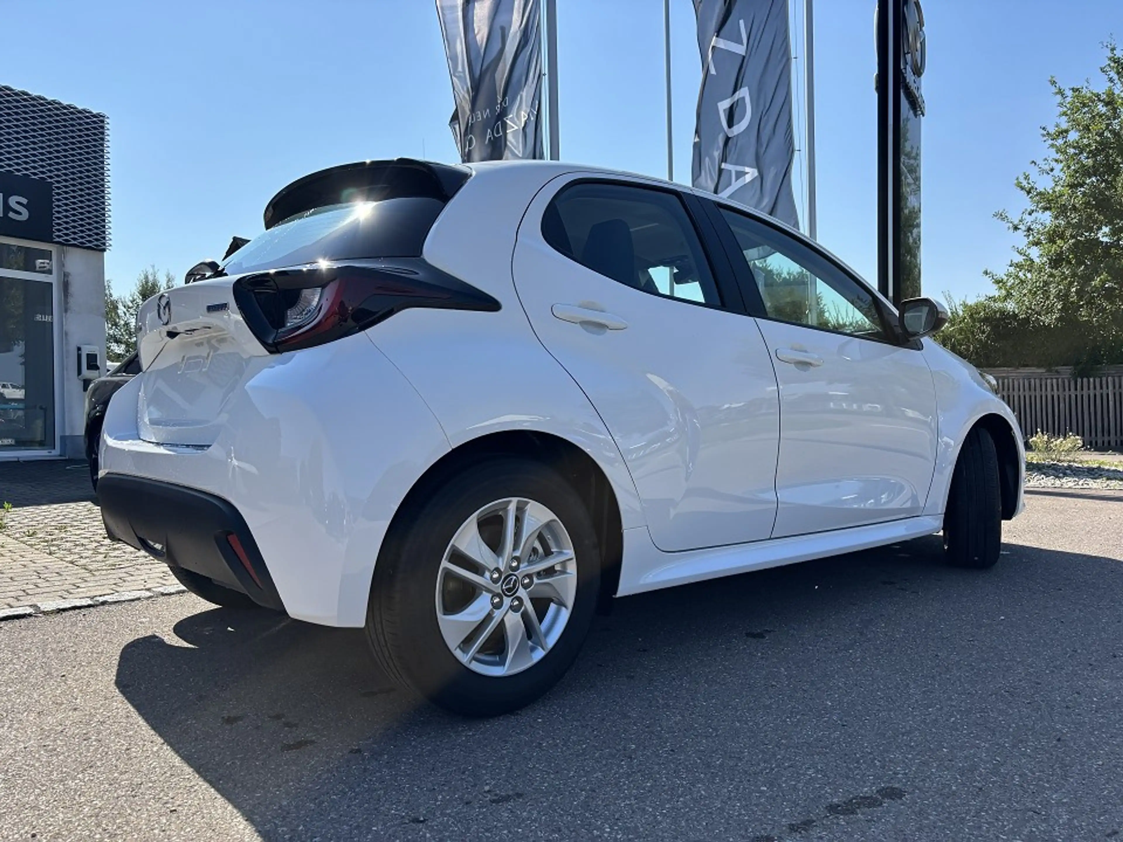 Mazda 2 Hybrid VVT-i 116 CVT CENTRE-LINE — photo 4