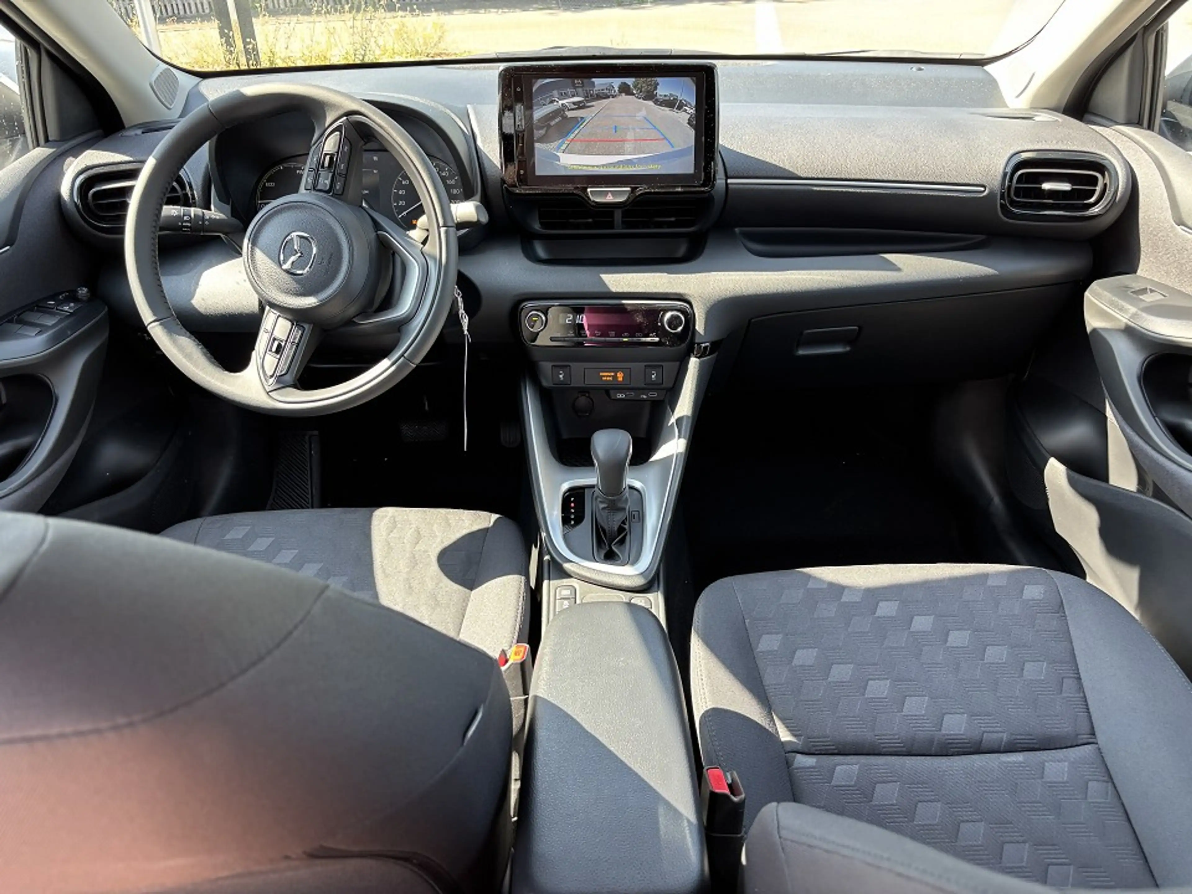 Mazda 2 Hybrid VVT-i 116 CVT CENTRE-LINE — photo 13