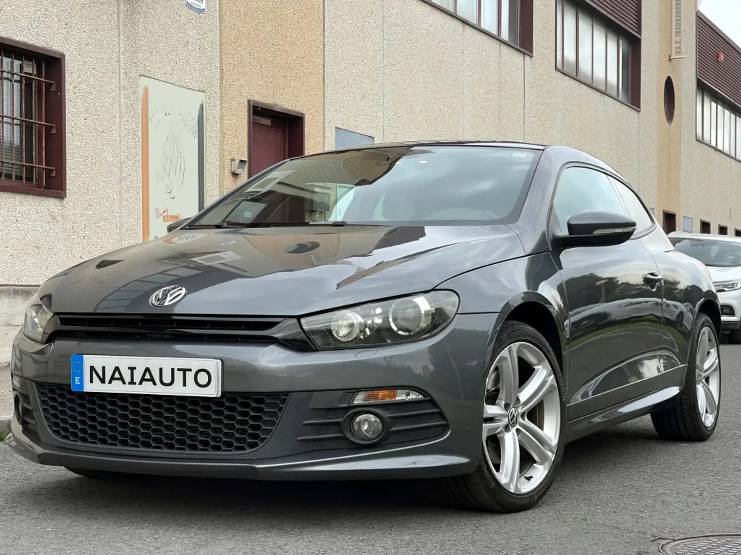 Volkswagen Scirocco 1.4 TSI DSG 160 Grau - 1