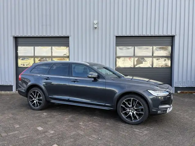 Volvo V90 Cross Country 2.0 T5 90TH Anniversary Edition Pano I Hud I 20 In