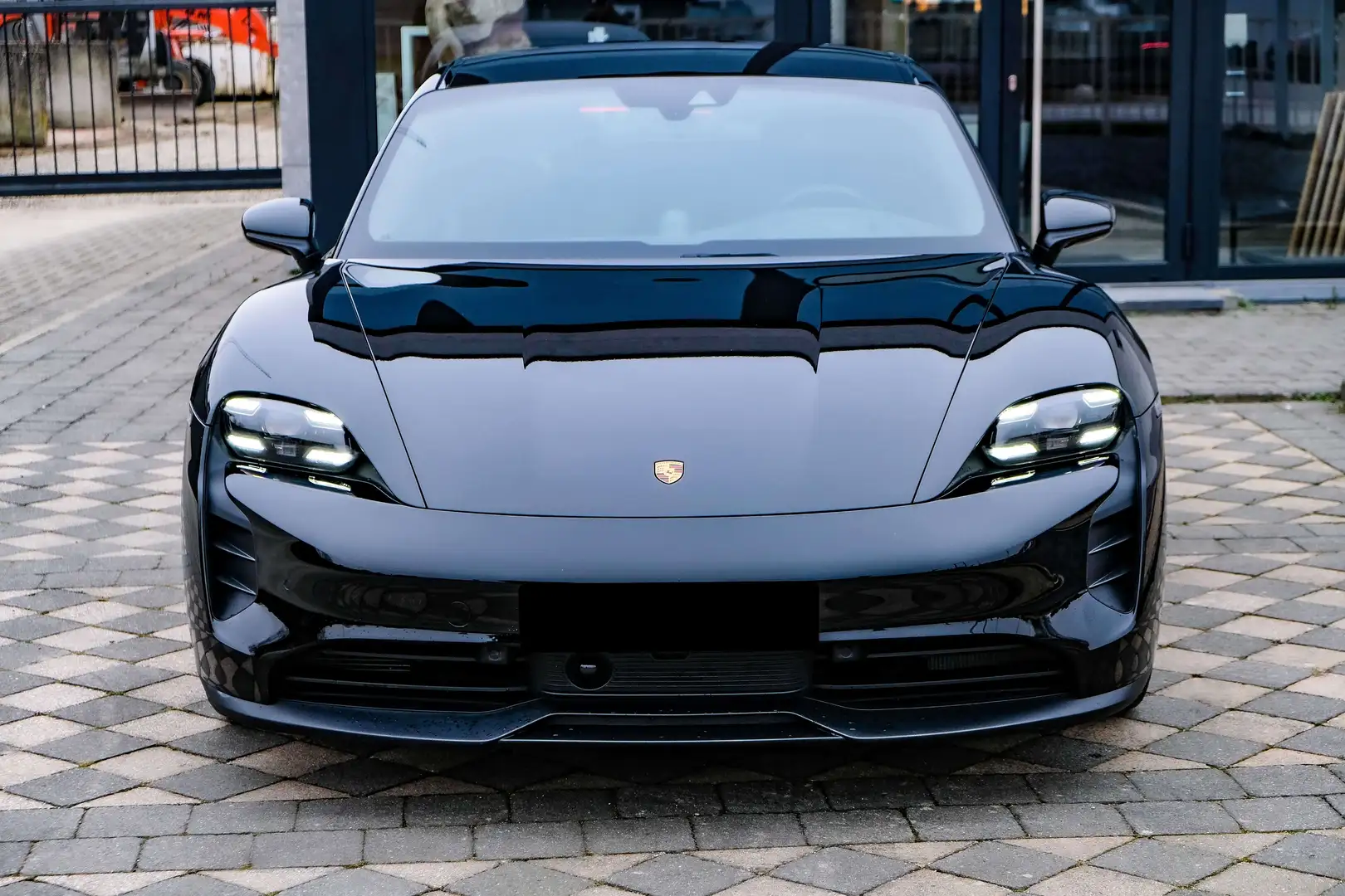 Porsche Taycan GTS BTWwagen BOSE Pano Camera Sport Chrono Nero - 2