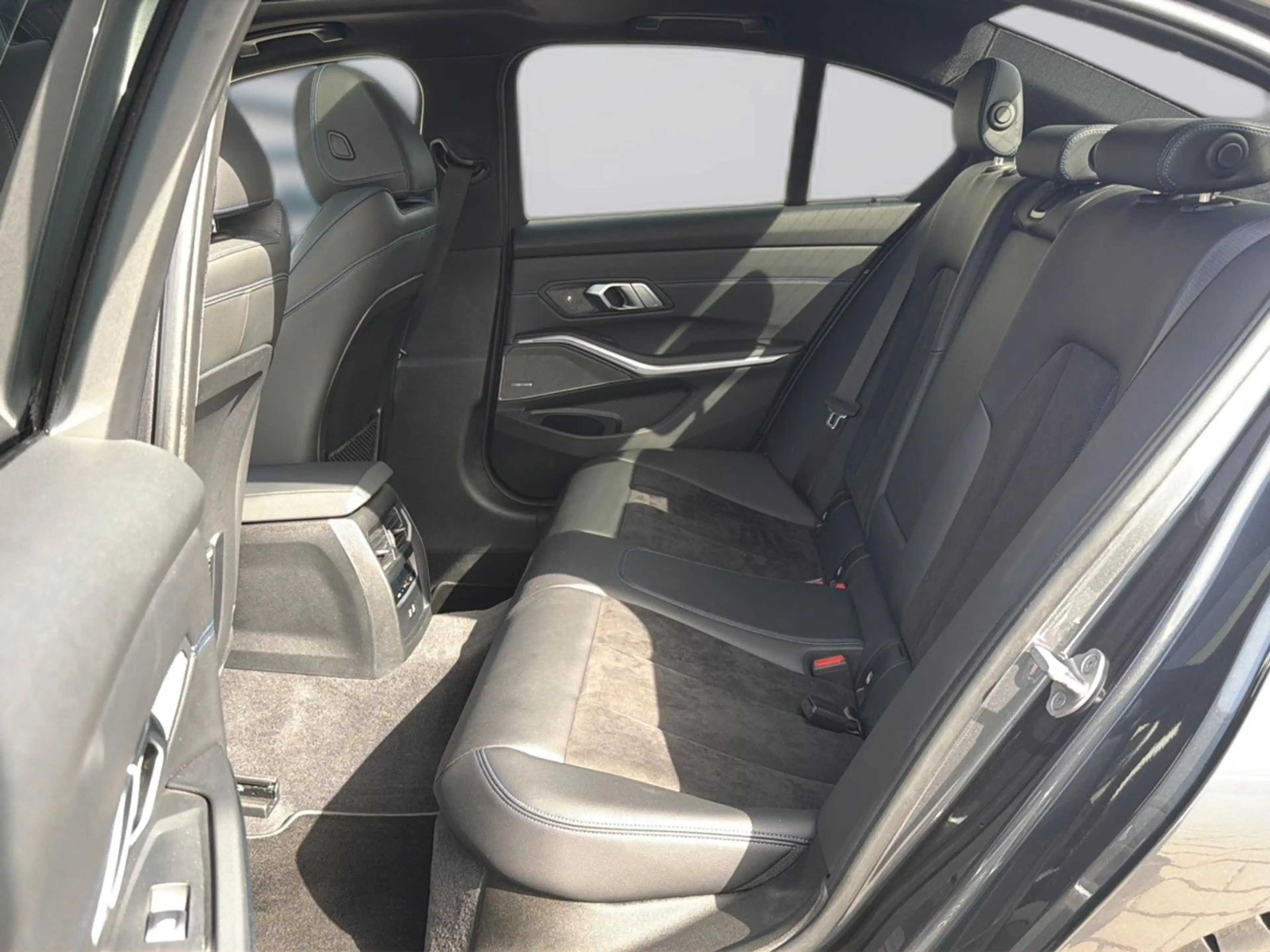 BMW 340 M340xi Limousine — photo 9