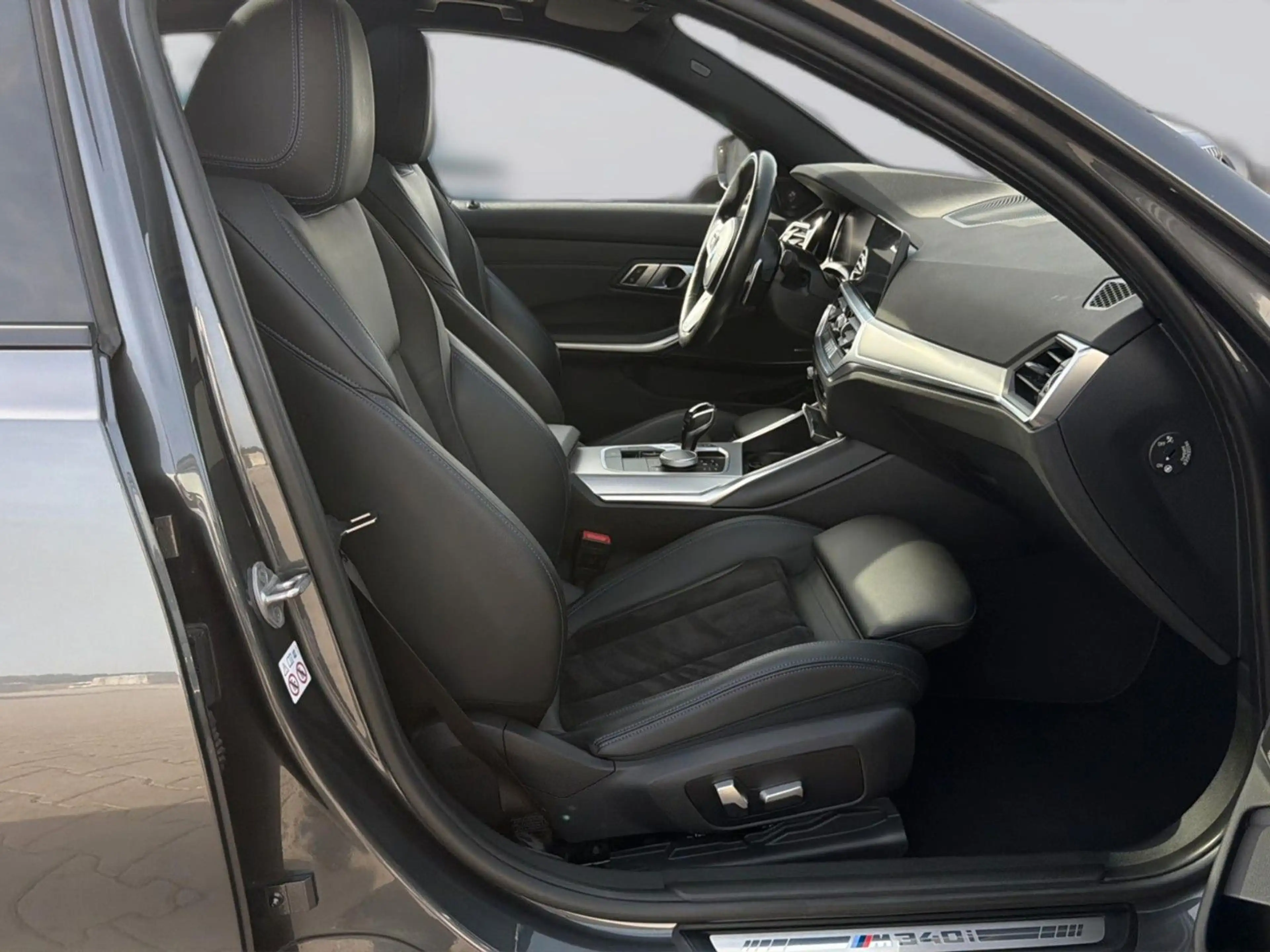 BMW 340 M340xi Limousine — photo 10