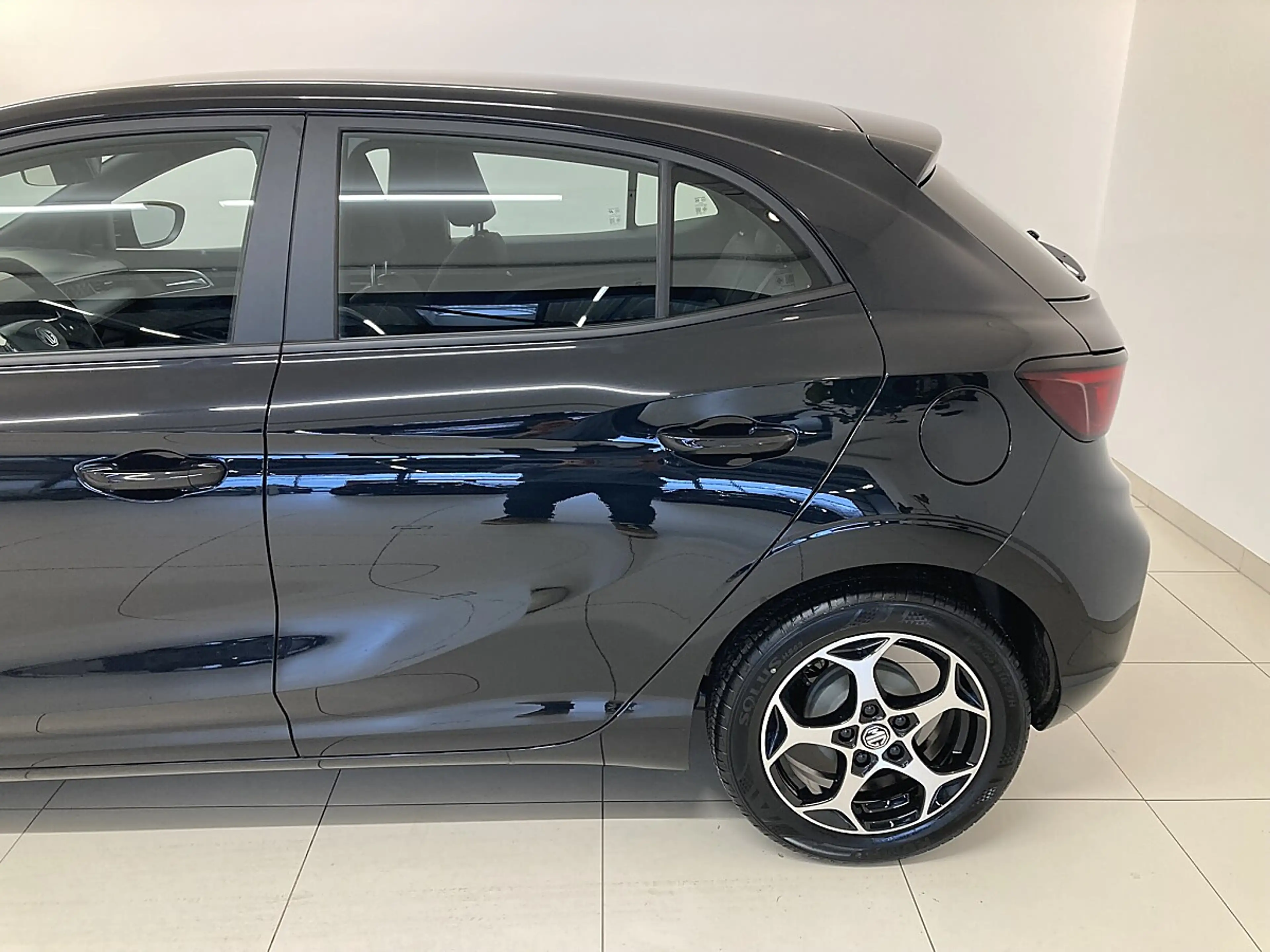 MG MG3 Comfort-Ausstattung  4.Zylinder — photo 11