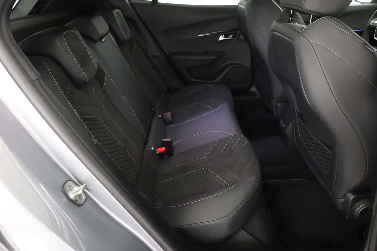 Peugeot 2008 GT 1.2 Hybrid 145 Aut. LED ACC Navi, миниатюра 24