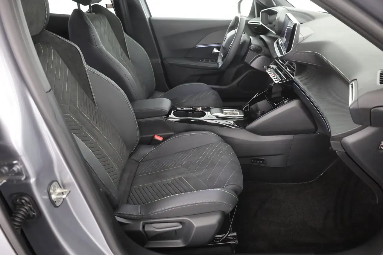 Peugeot 2008 GT 1.2 Hybrid 145 Aut. LED ACC Navi, миниатюра 23