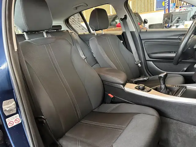 BMW 1 Series view 8