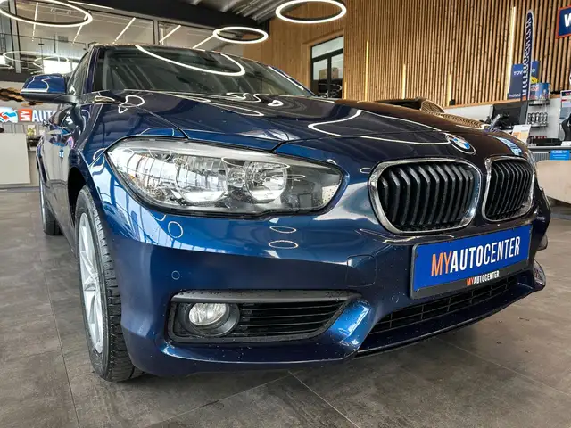 BMW 1 Series view 3