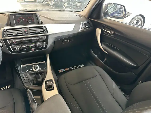 BMW 1 Series view 24