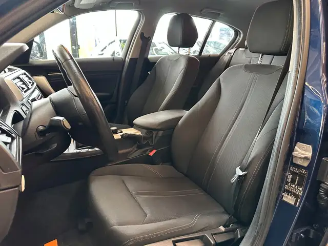 BMW 1 Series view 9