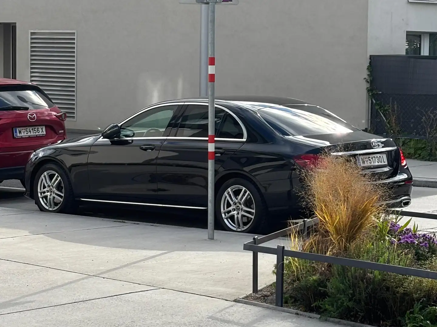 Mercedes-Benz E 220 E 220 d 9G-TRONICAvantgarde Schwarz - 2