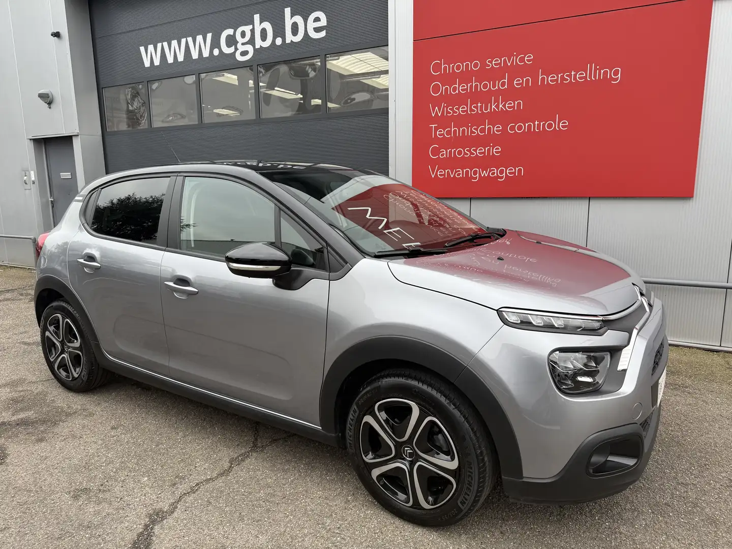 Citroen C3 12PureTech 82pk Grijs - 1