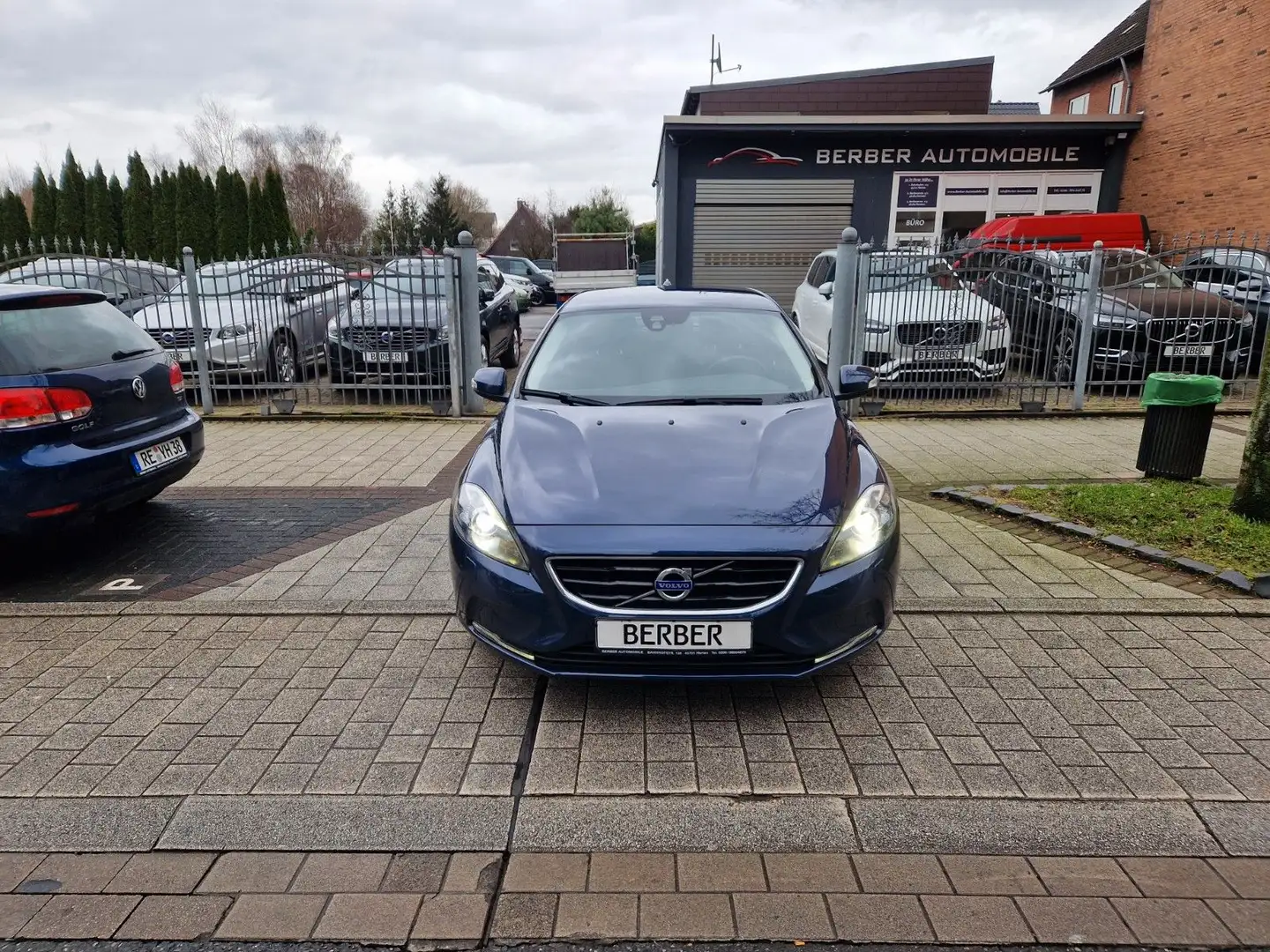 Volvo V40 You!*2.HAND*NAVI*BI-XENON*SHZ*PDC* Blau - 2