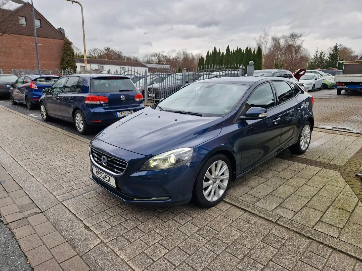 Volvo V40 You!*2.HAND*NAVI*BI-XENON*SHZ*PDC* Blau - 1