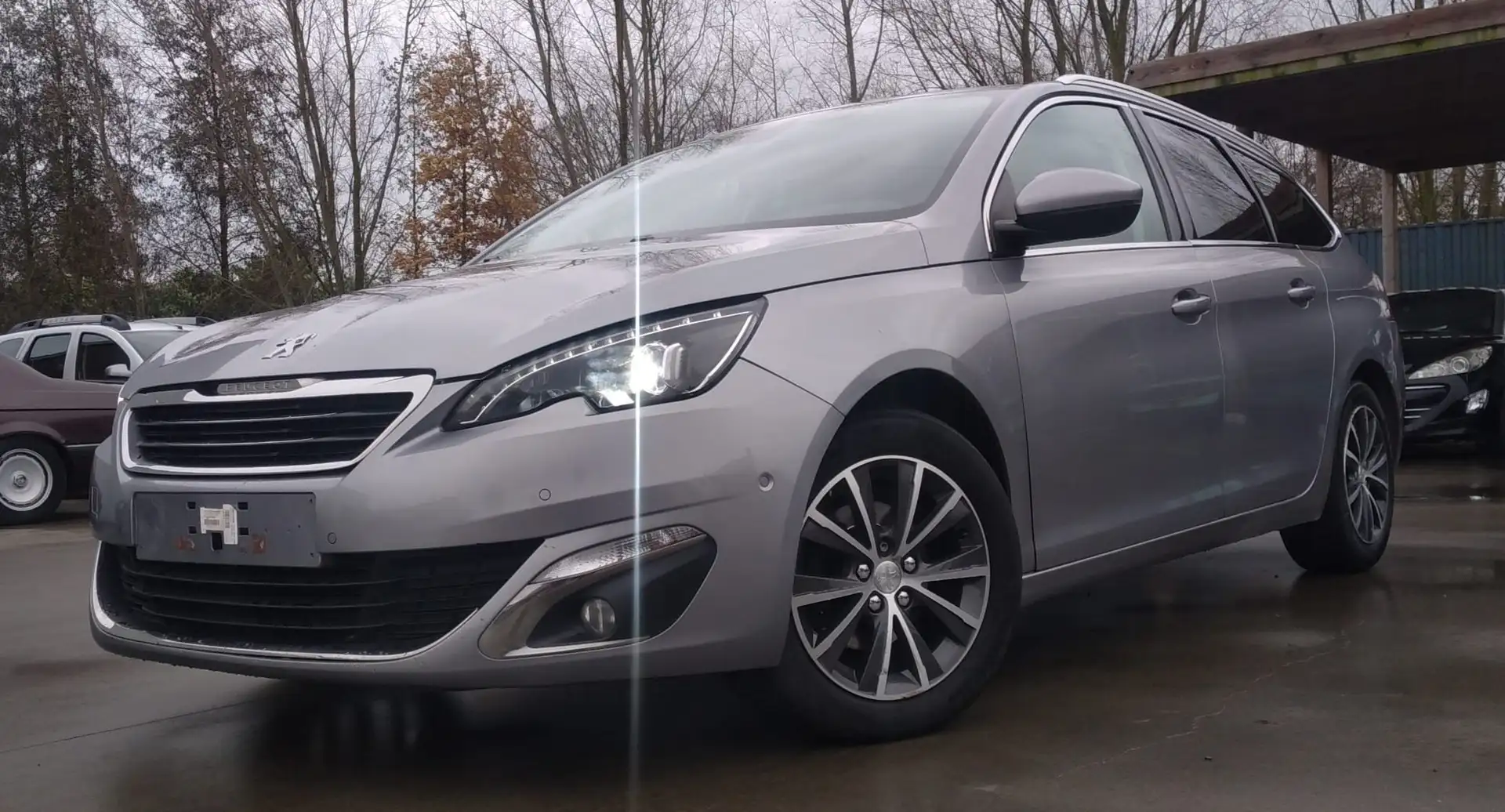 Peugeot 308 SW 1.2 PureTech Feline STT Gris - 2