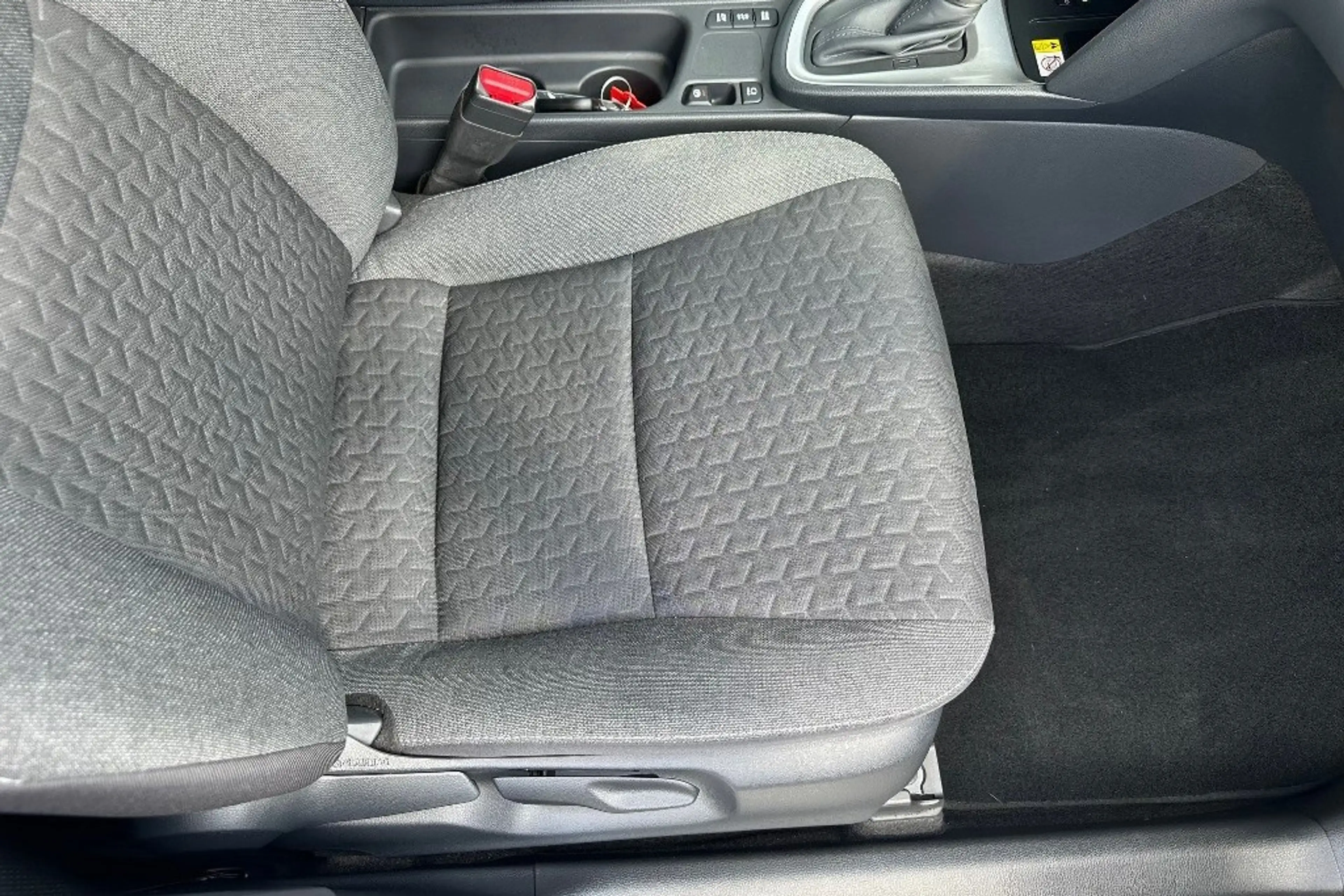 Toyota Yaris Cross 1.5 Hybrid Dynamic Safety + Winter-Pakket — photo 16
