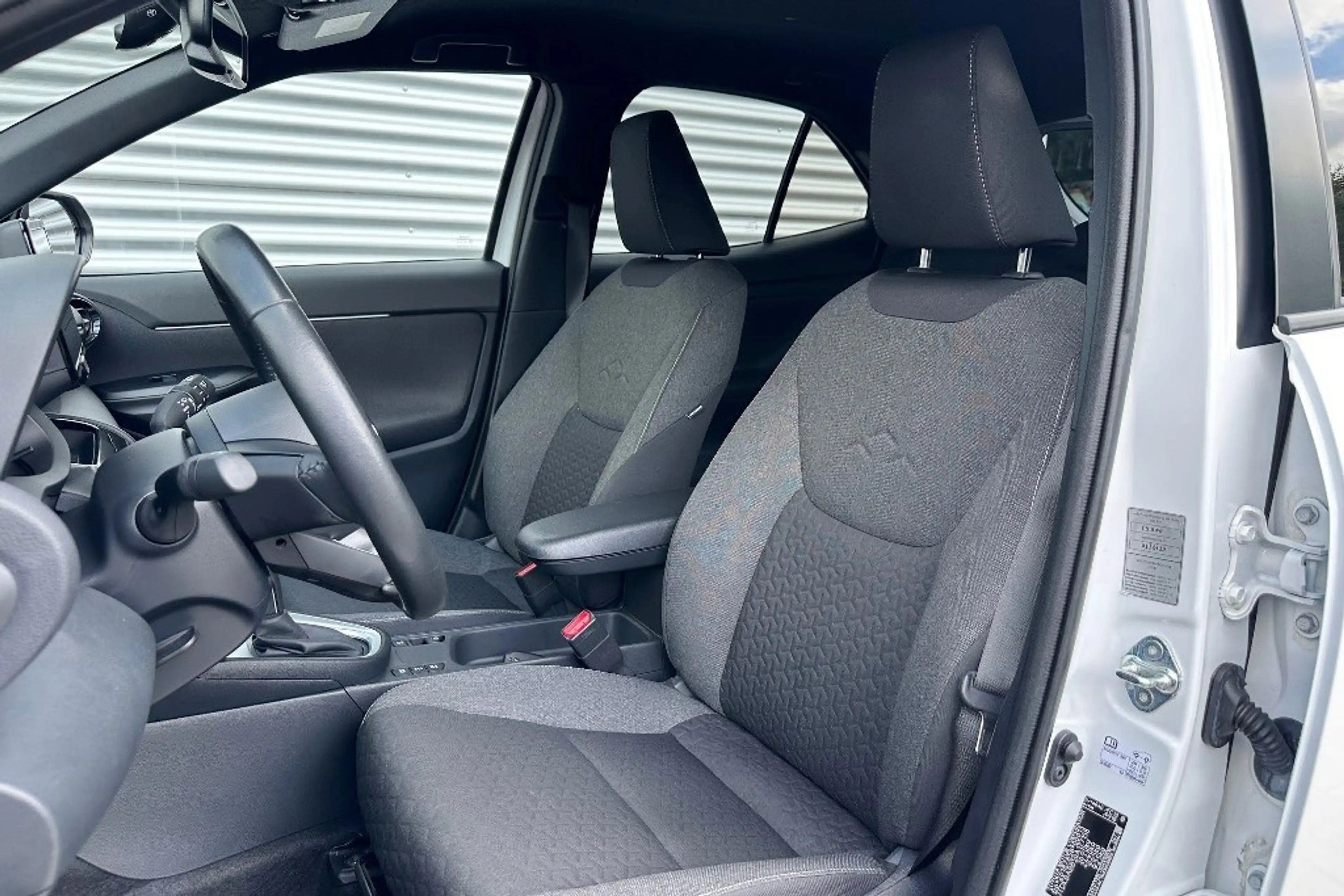 Toyota Yaris Cross 1.5 Hybrid Dynamic Safety + Winter-Pakket — photo 17