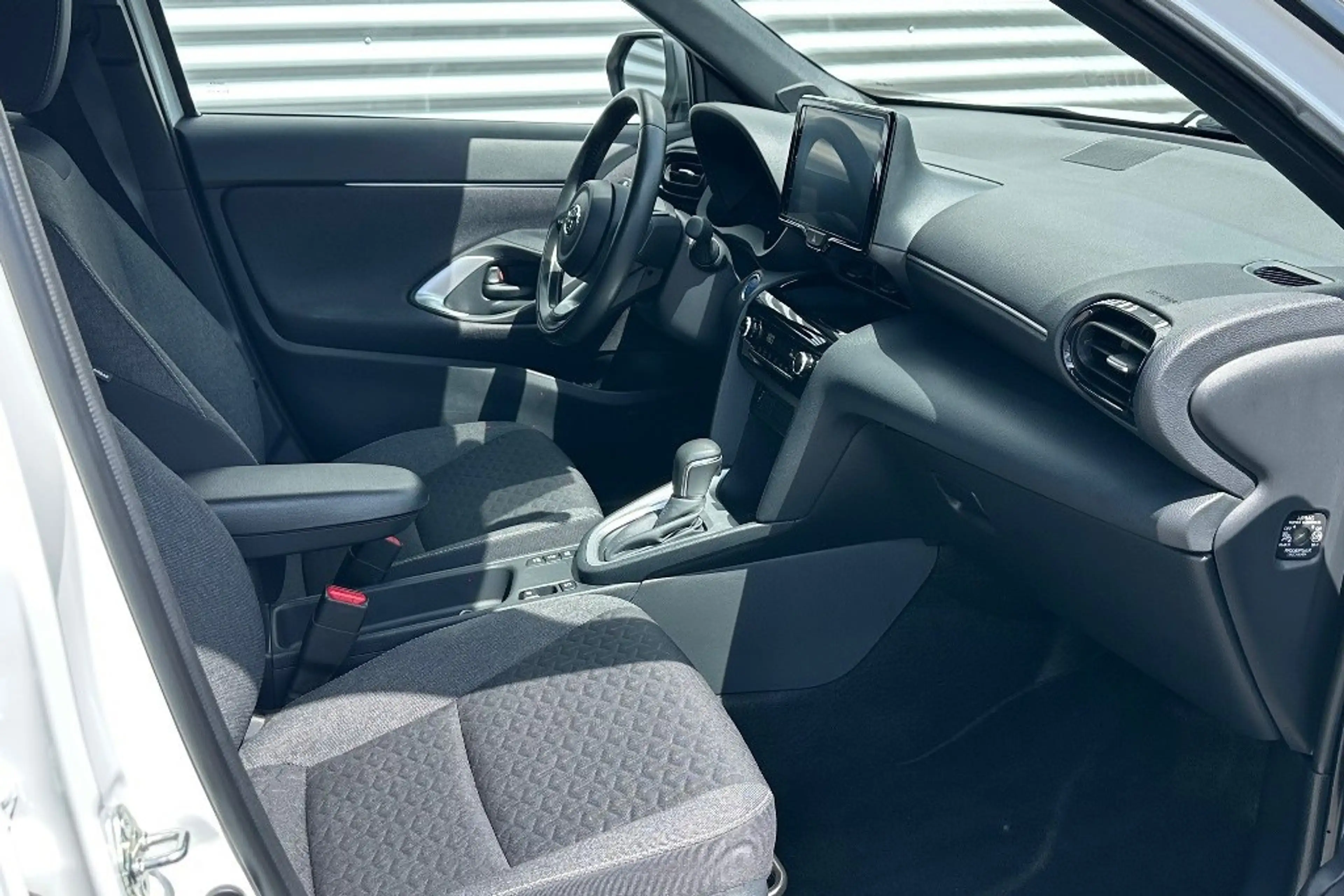 Toyota Yaris Cross 1.5 Hybrid Dynamic Safety + Winter-Pakket — photo 15